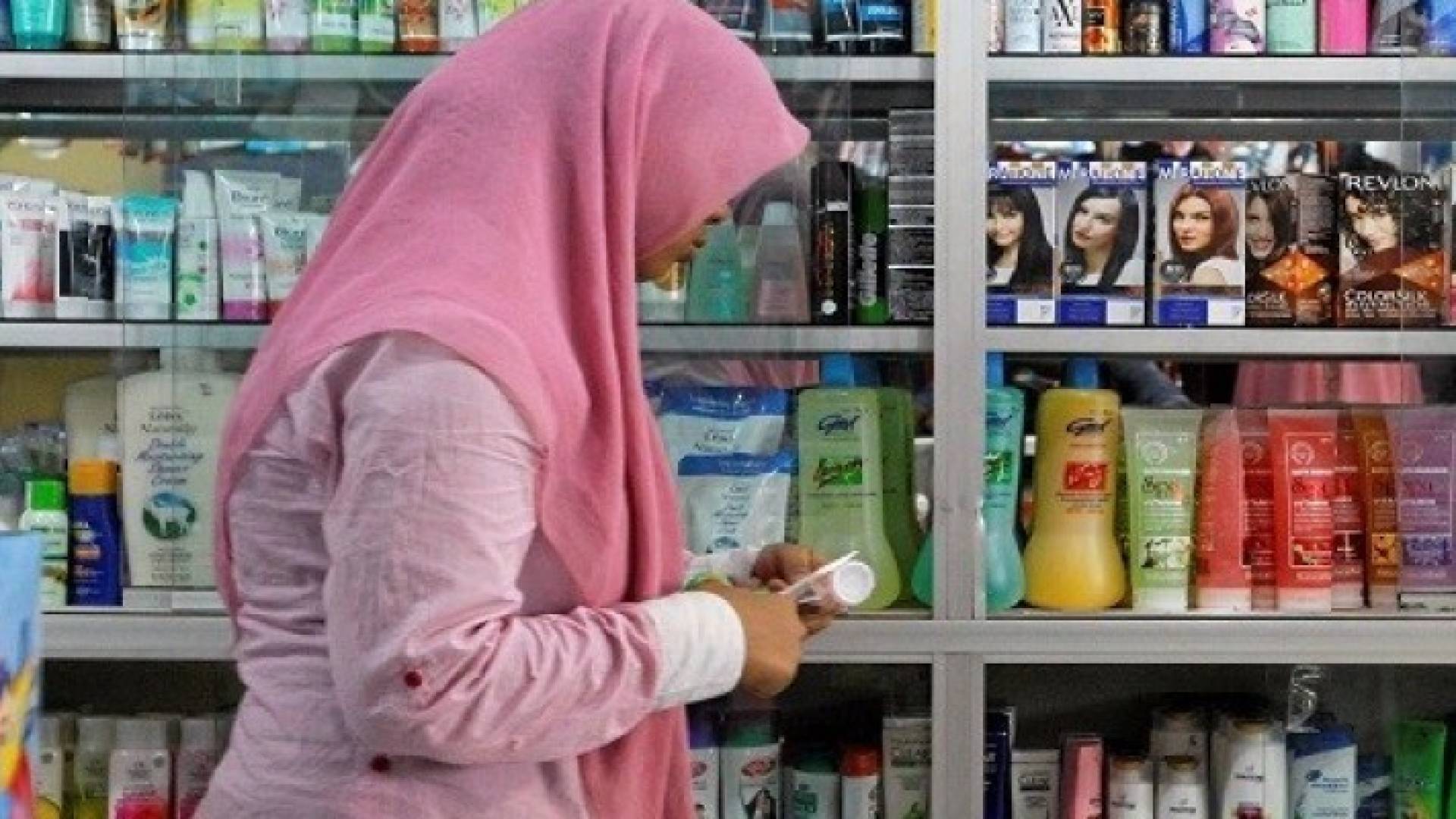 قريبا في إندونيسيا.. مواد تجميل "حلال" للمسلمين