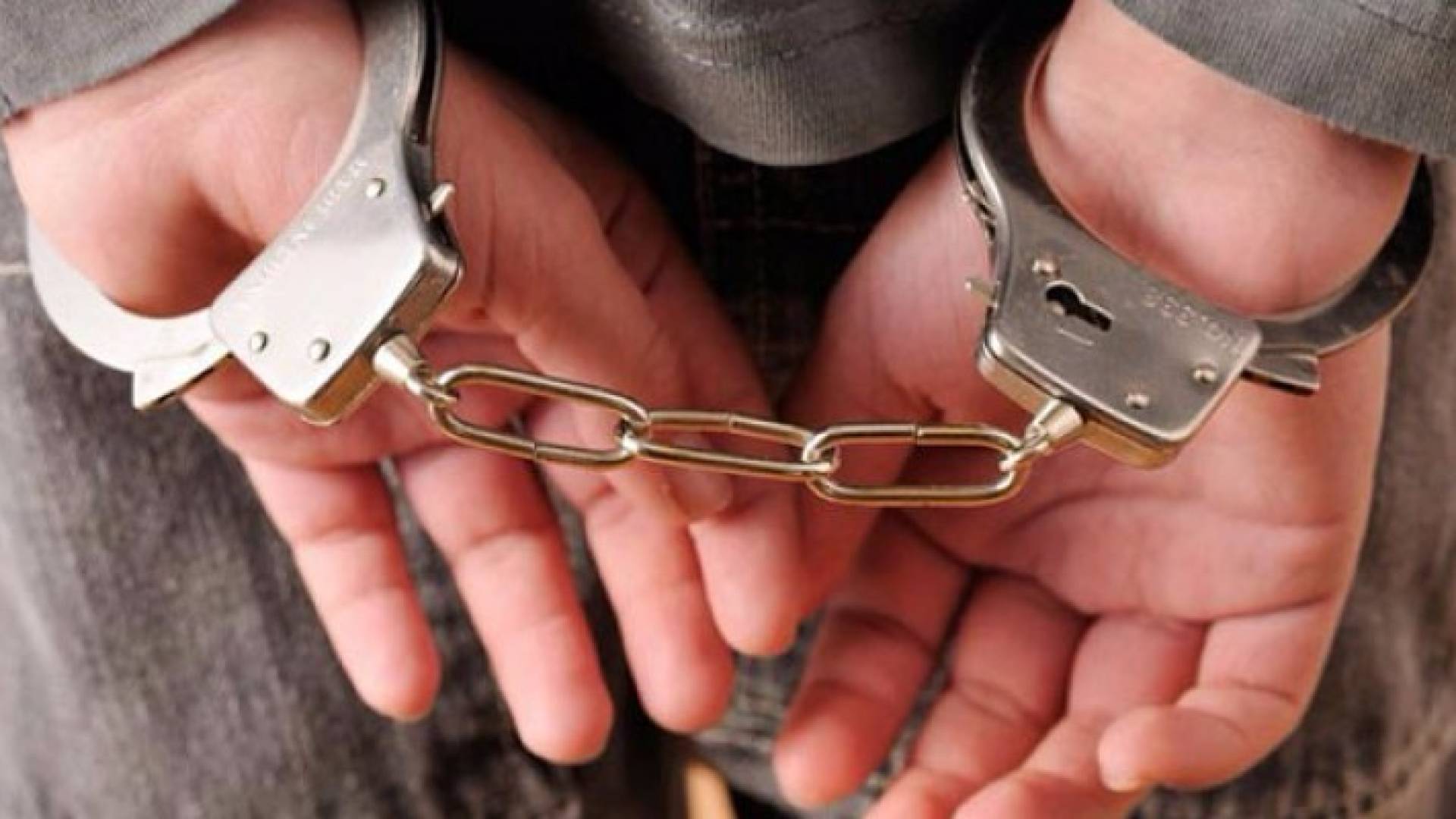 القبض على منتحلي شخصية موظفين سرقوا مبالغ مالية من وافدين