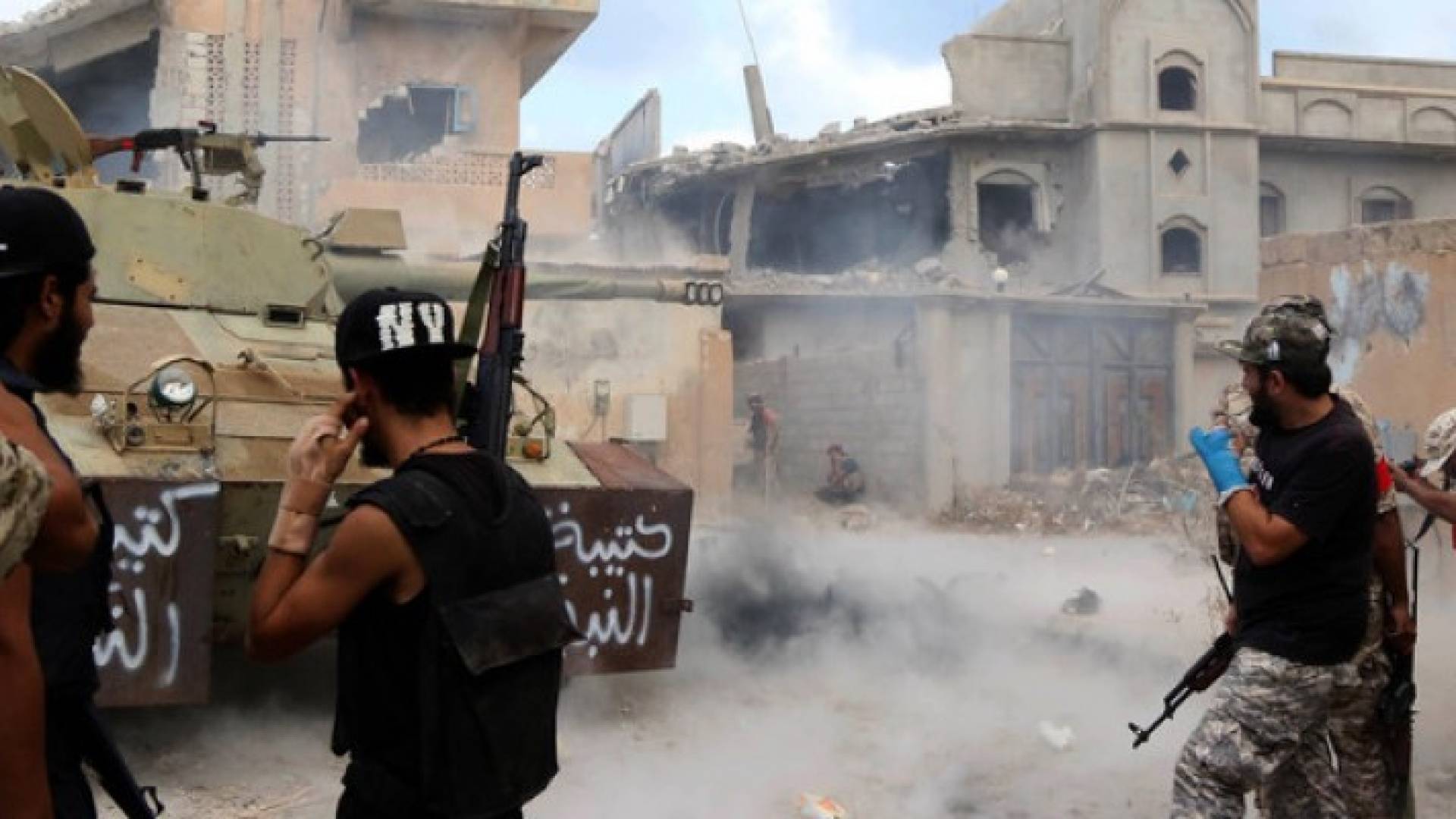 القوات الليبية تشن هجوما على آخر مواقع داعش في سرت