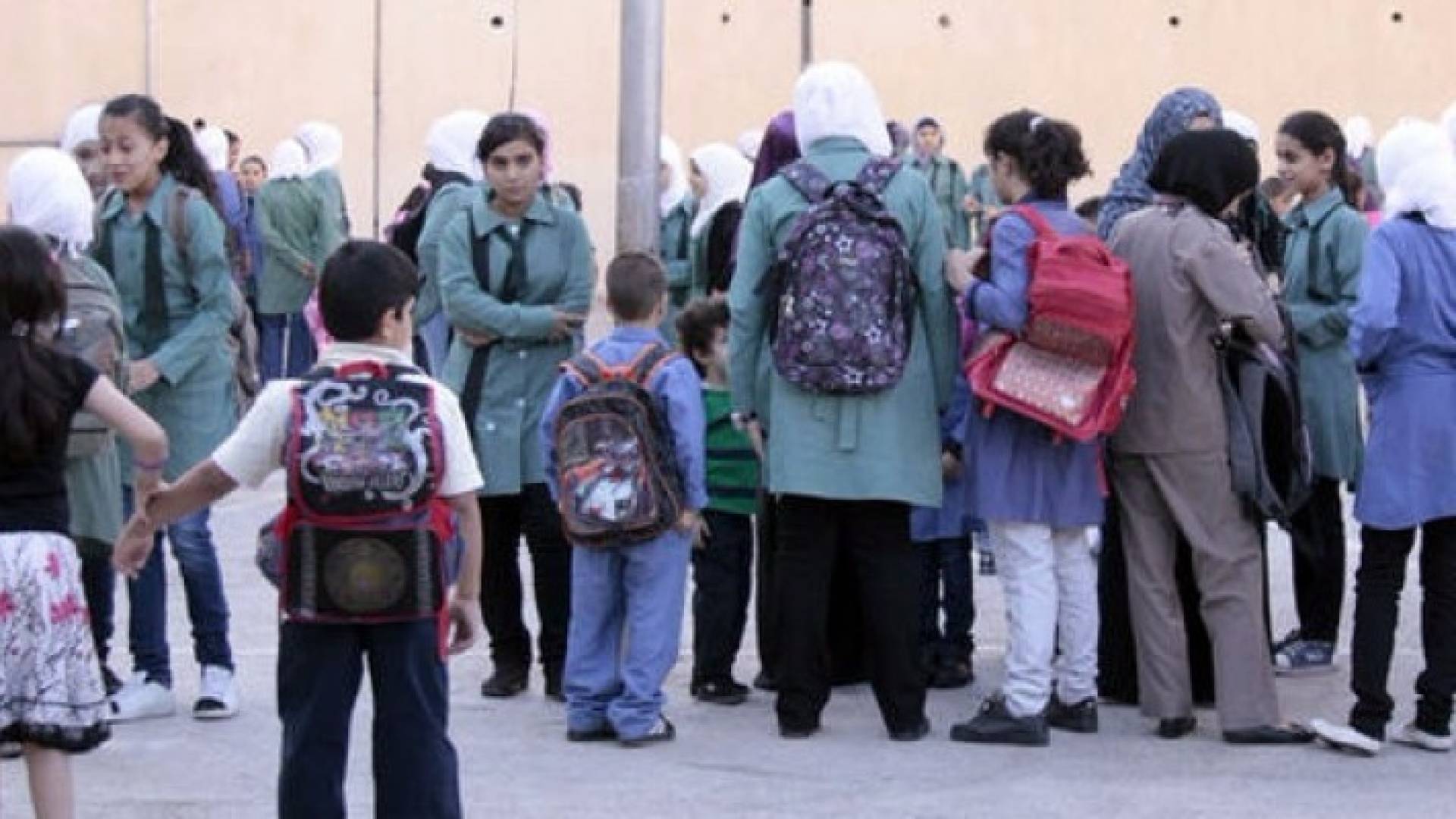 آلية صرف المكرمة الملكية لطلبة المدارس .. تفاصيل