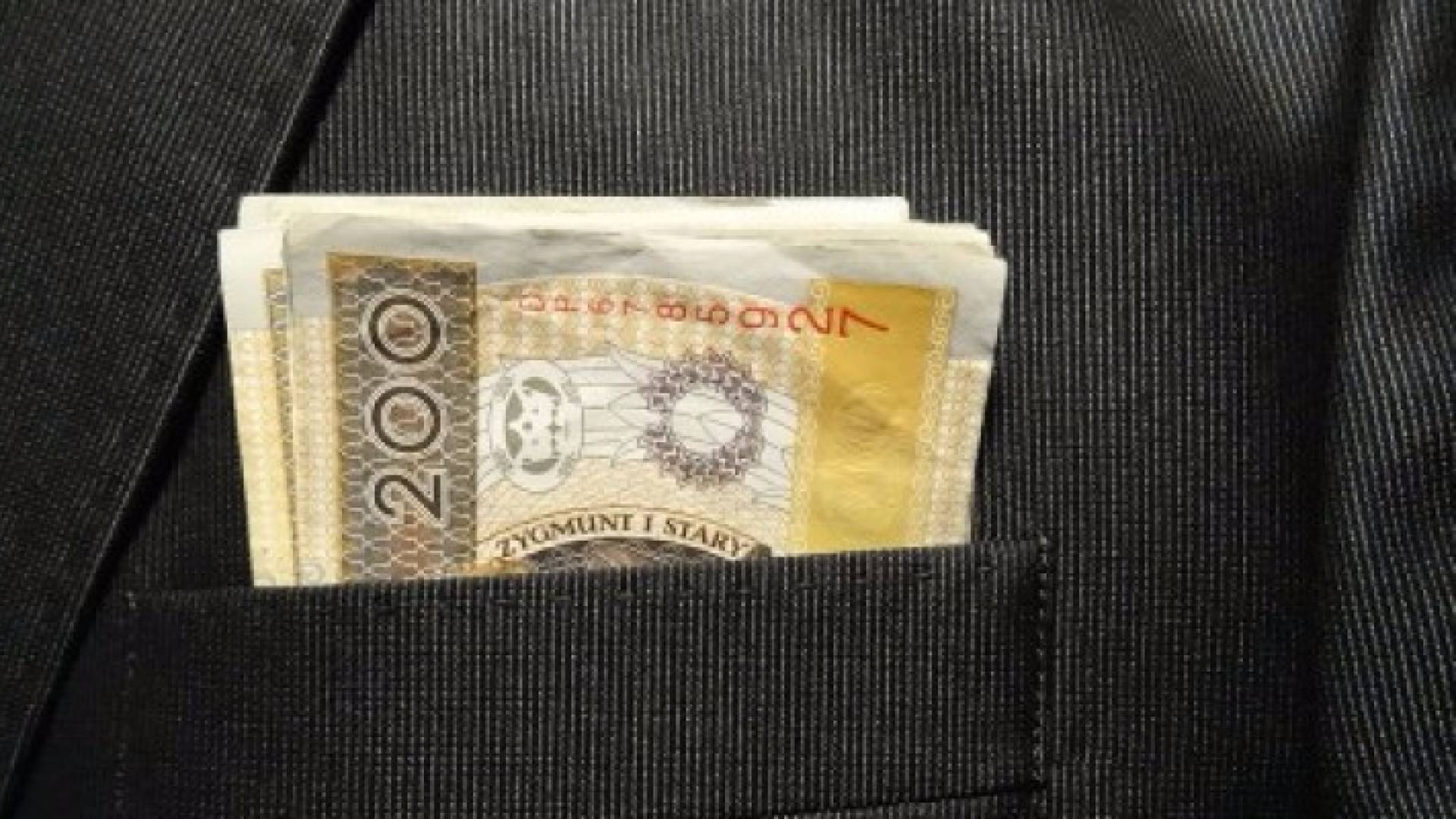 نصائح عليك اتباعها قبل إقراض المال لأقاربك