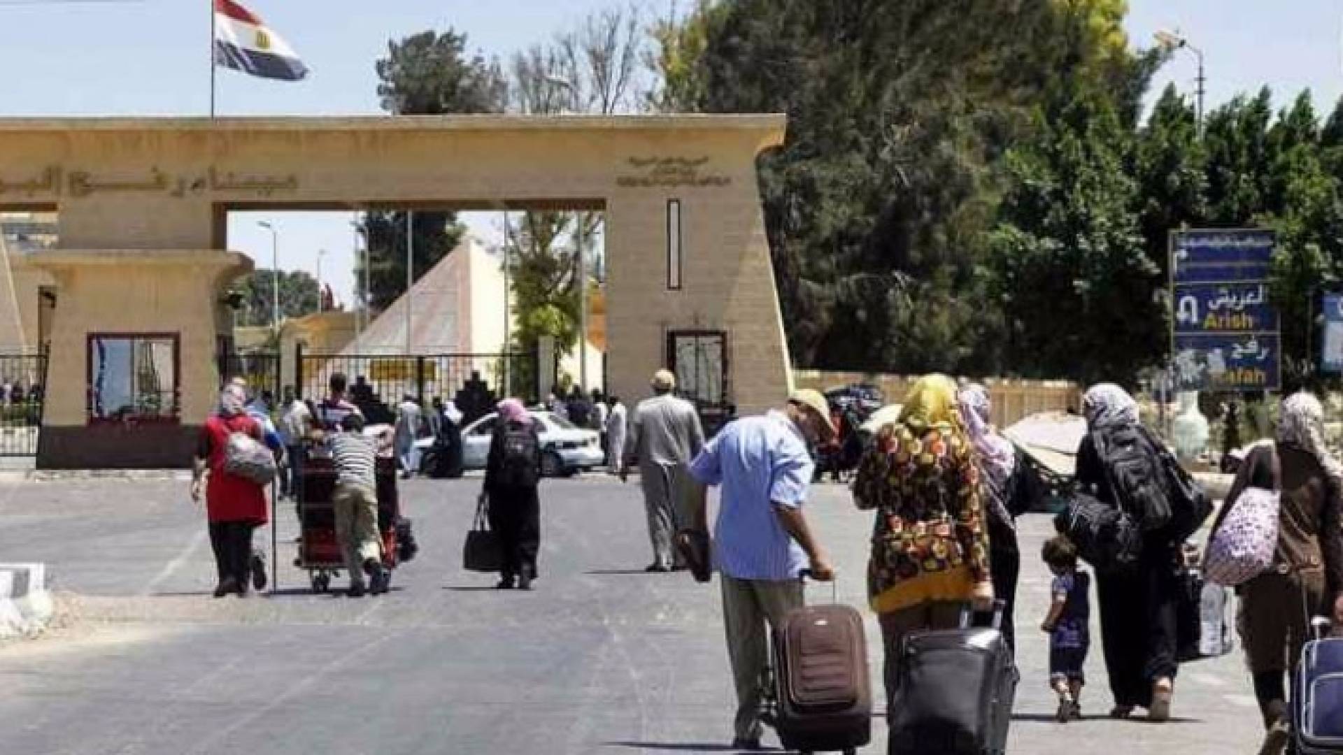 تمديد فتح معبر رفح البري