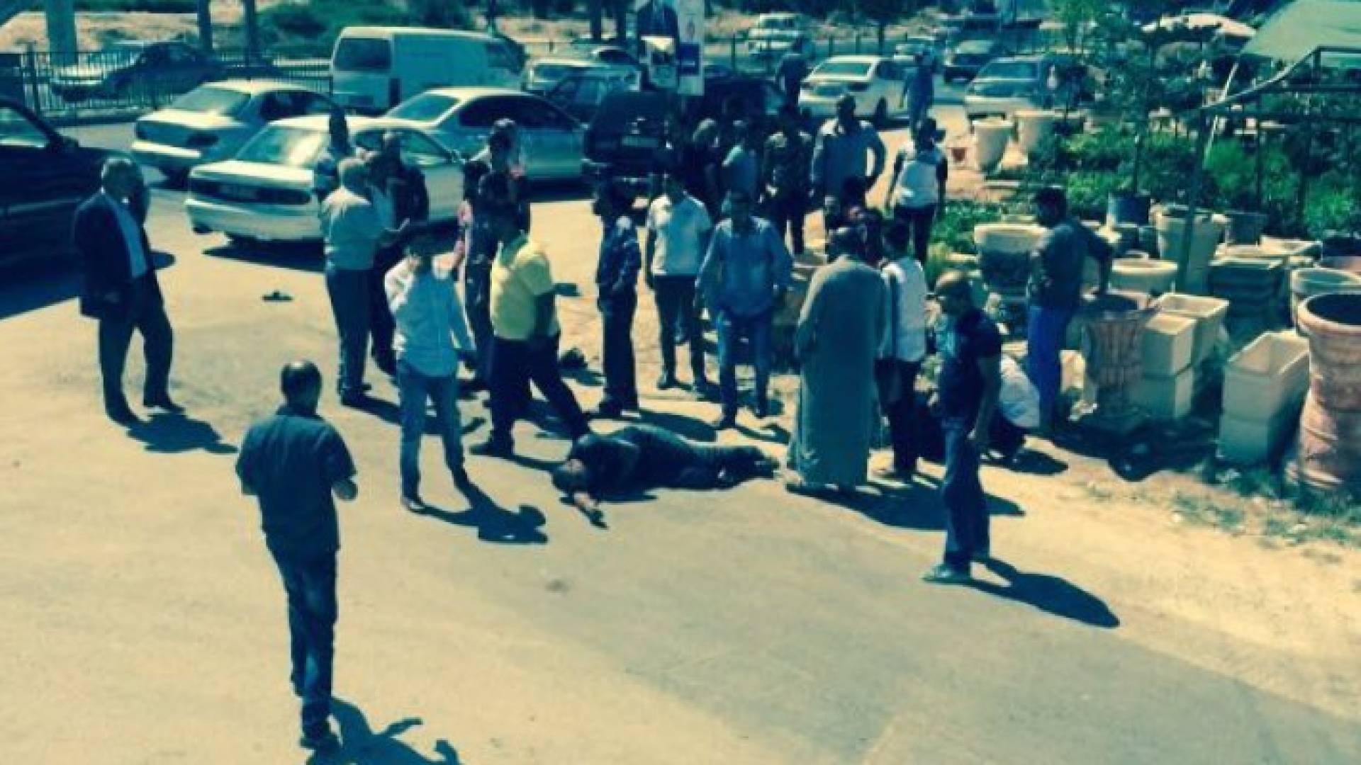 بالصور: سائق يدهس 3 أشخاص بشارع الحرية ويفر " غير مكترث "