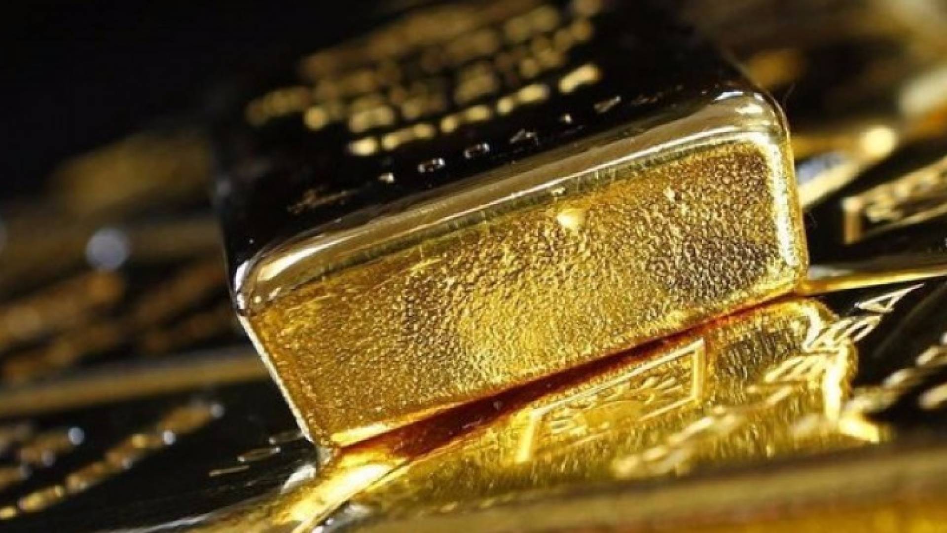 الذهب يرتفع لـ1326 دولارا بعد بيانات الوظائف الأميركية