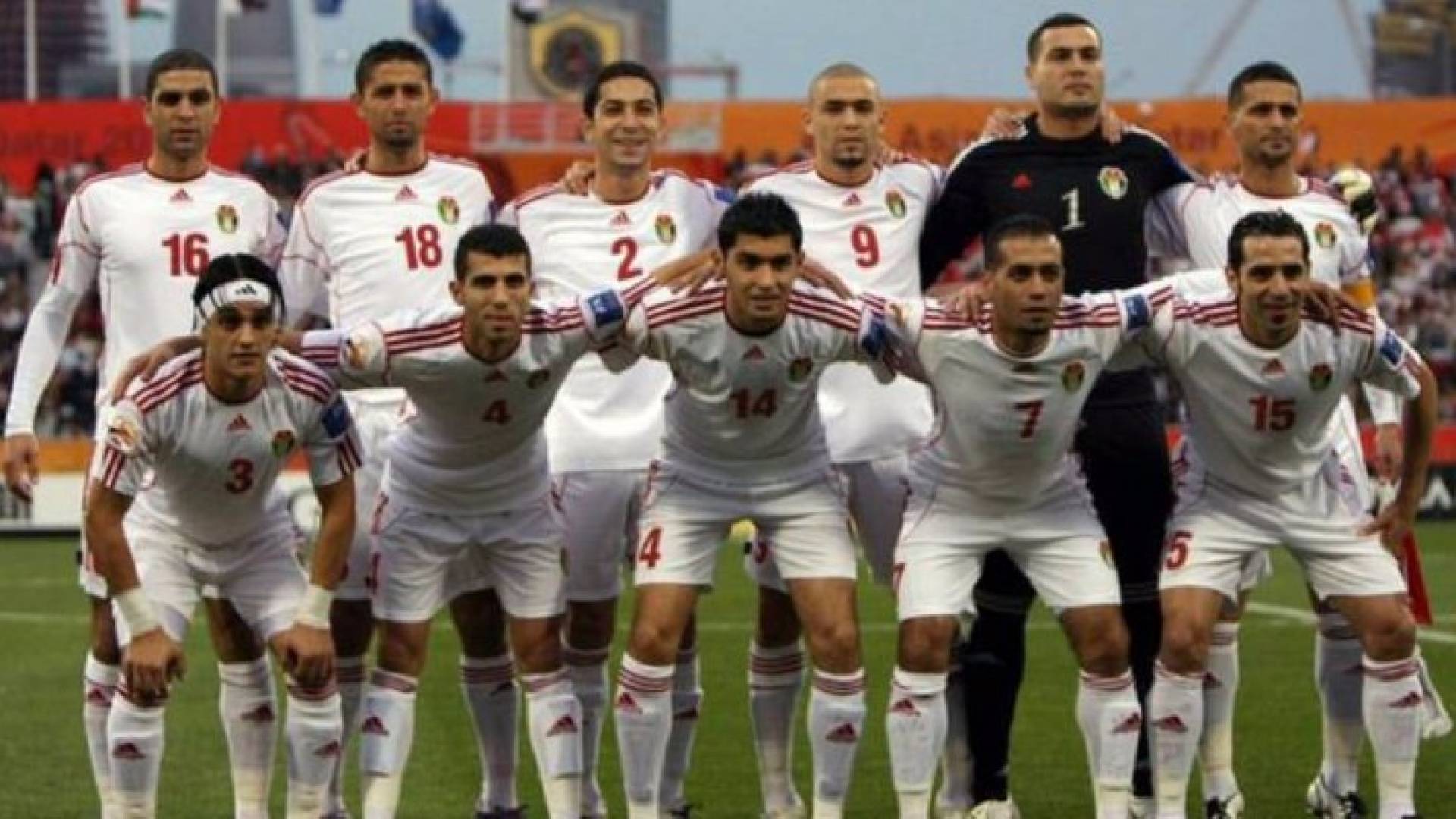 لاعبو المنتخب الوطني يلتحقون بانديتهم بعد عودتهم من البحرين