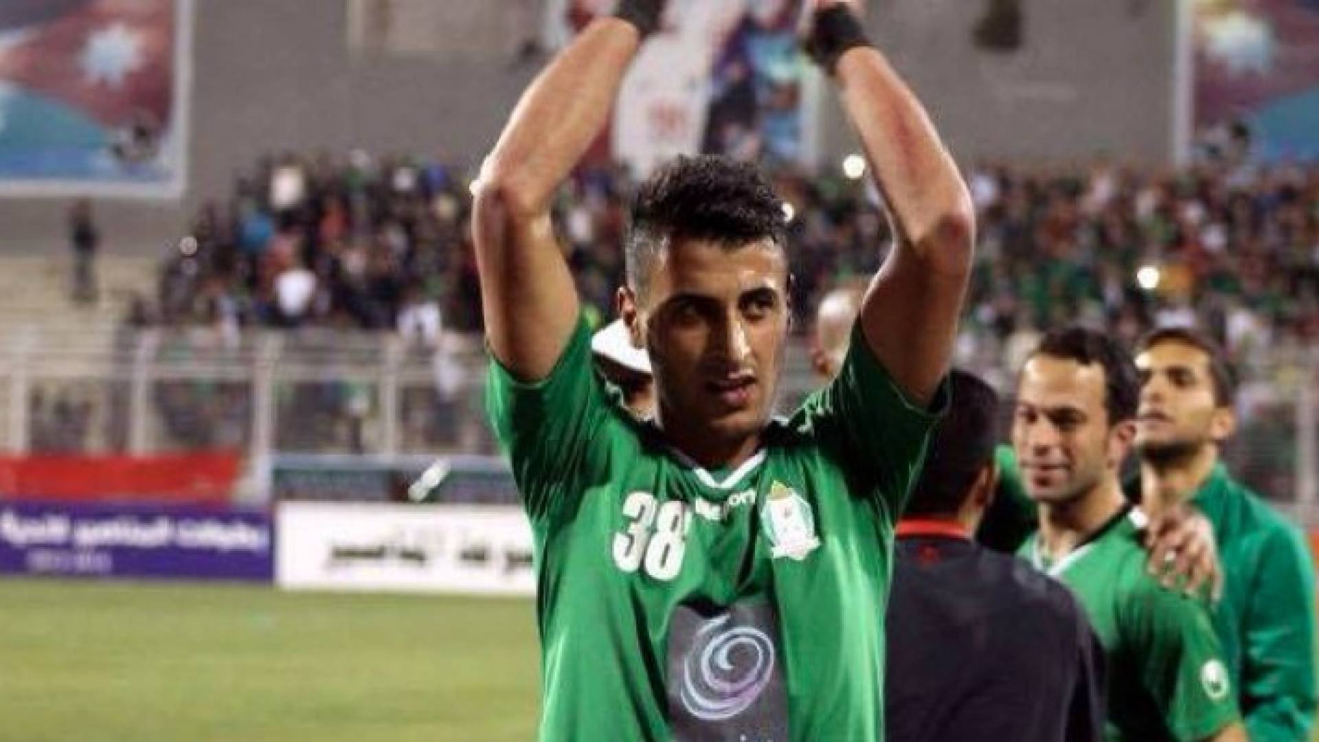 طارق خطاب يوقع للعب في صفوف الوحدات