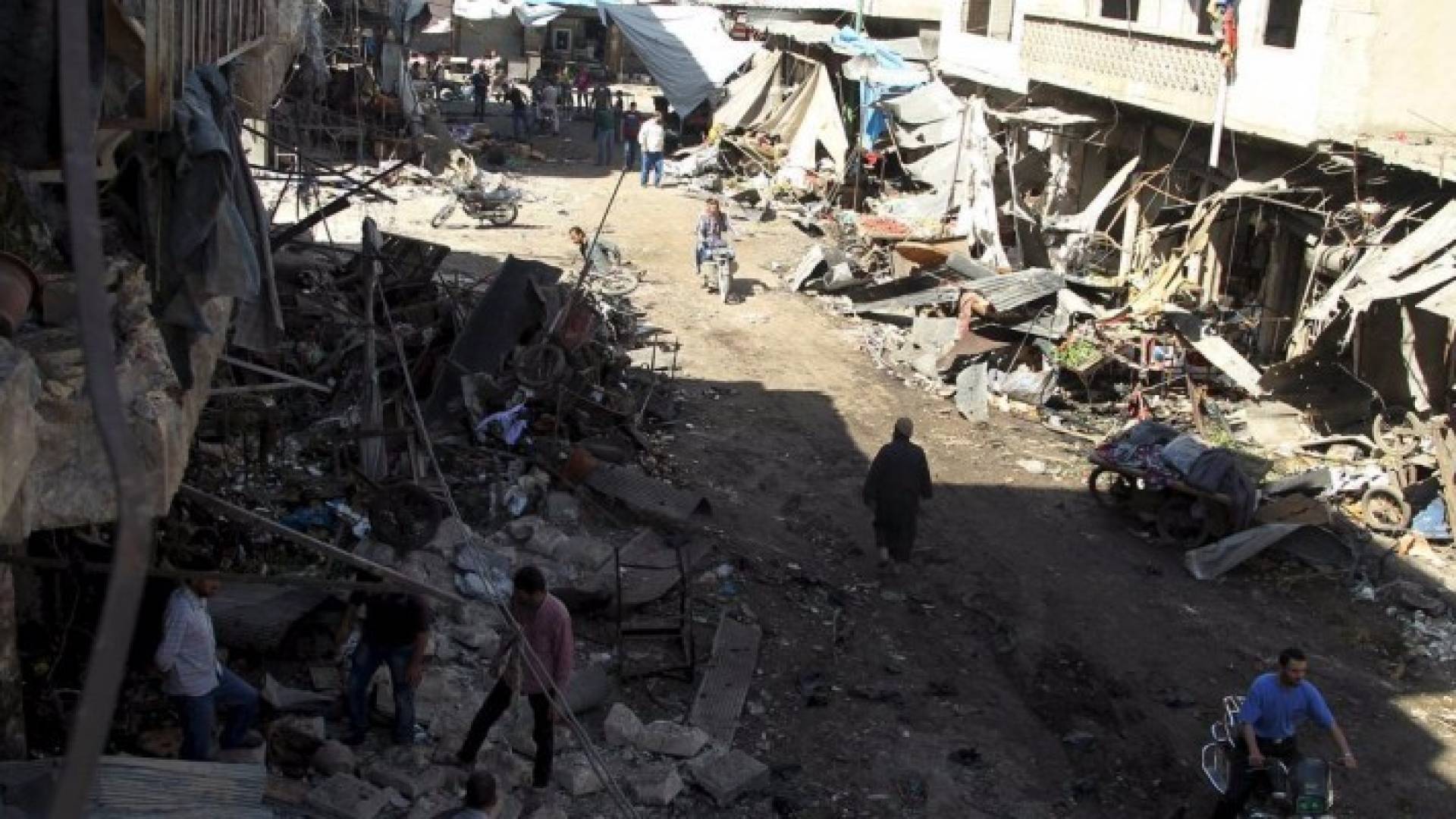 قتلى بغارات روسية على إدلب.. وتقدم للمعارضة بحلب