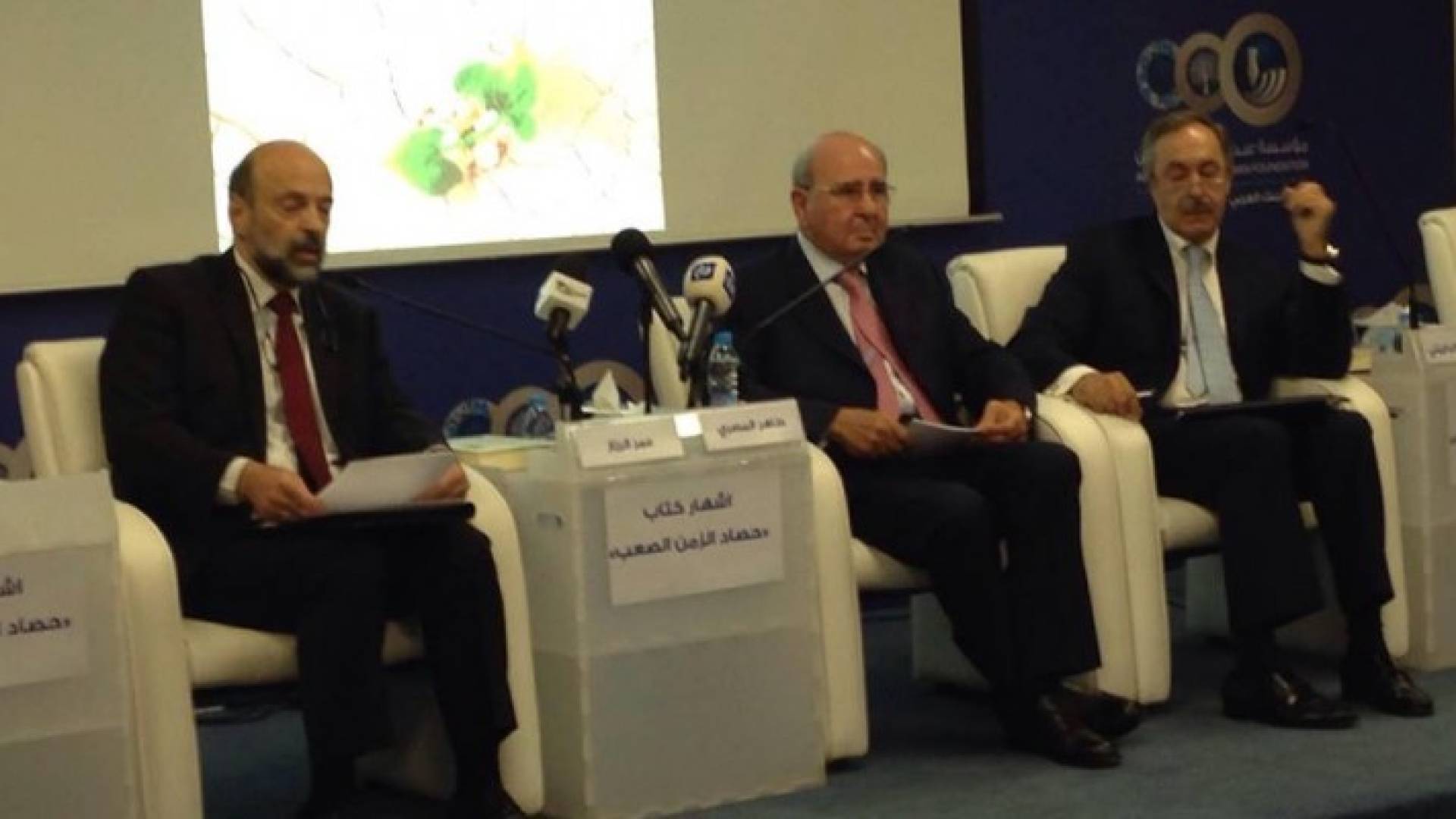 أبرز محطات حياة طاهر المصري تعرض في كتاب