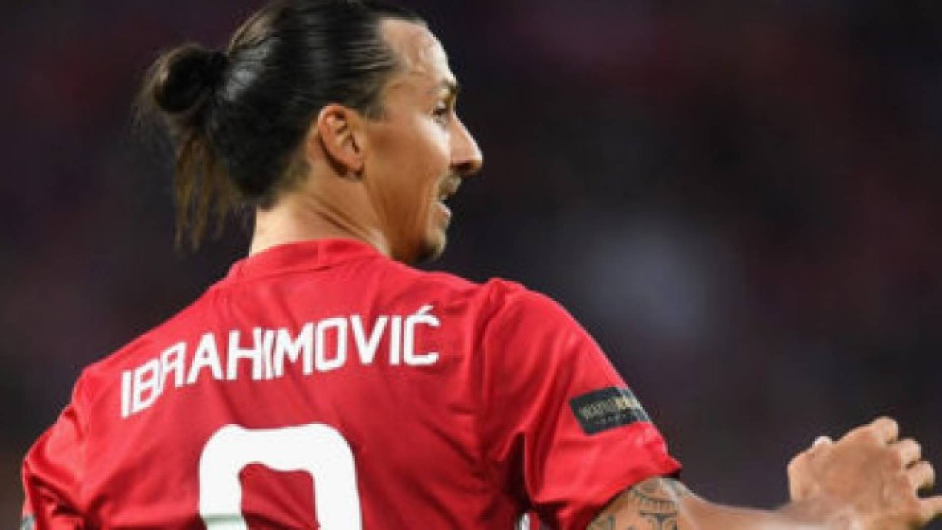 ابراهيموفيتش يبعث بهدية خاصة لبرافو قبل ديربي مانشستر