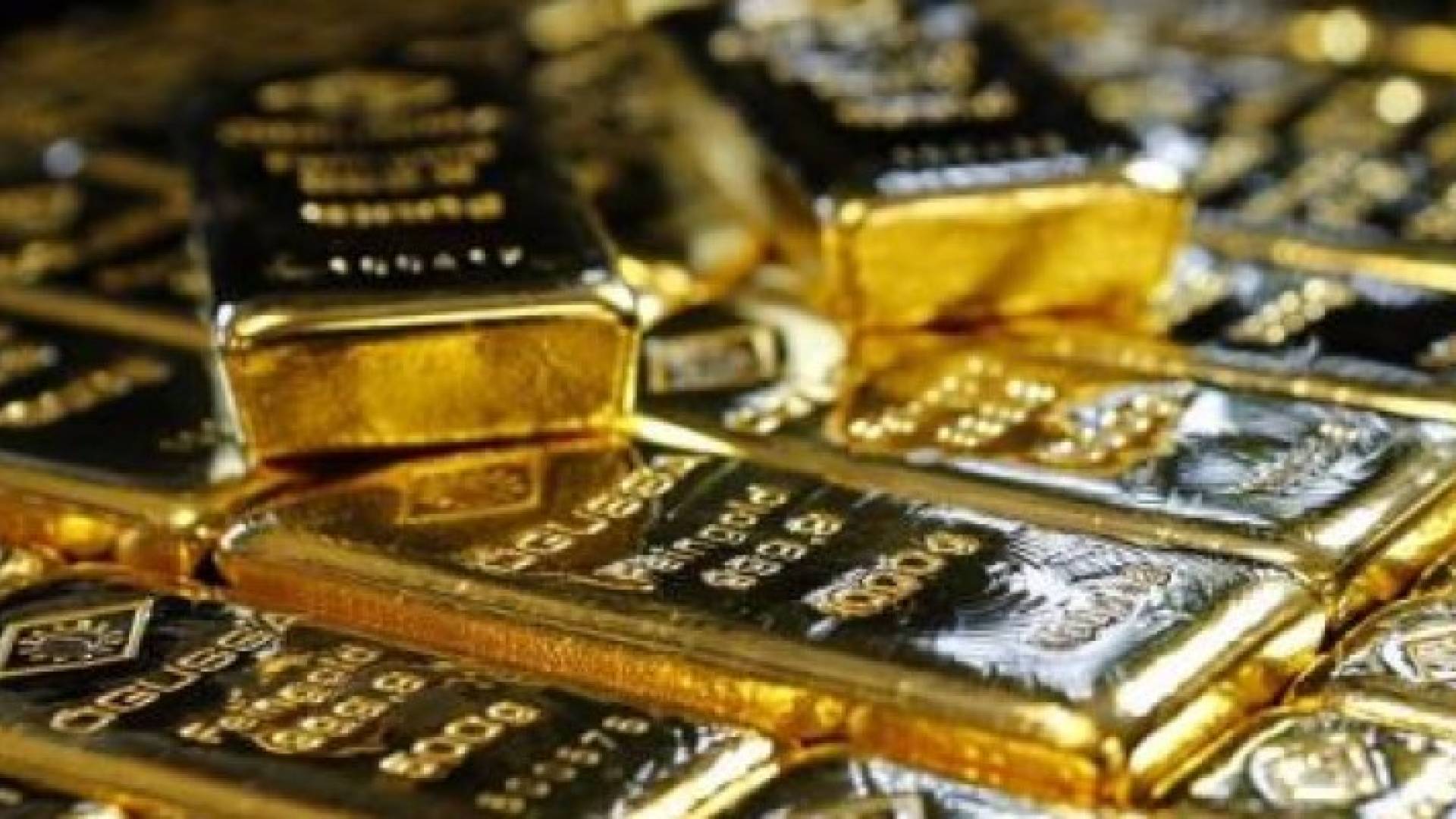 الذهب يرتفع بسبب ضعف الدولار