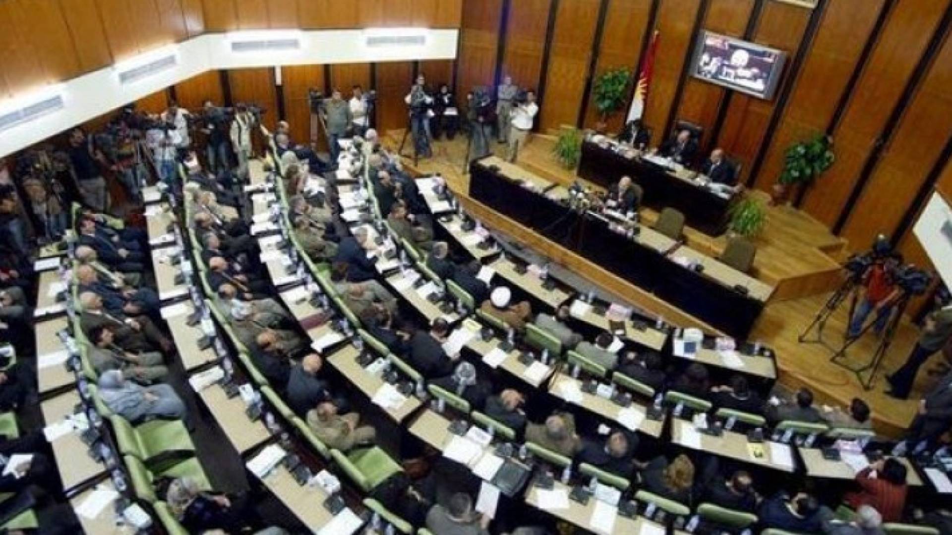 العراق: البرلمان يؤجل سحب الثقة من وزير المالية