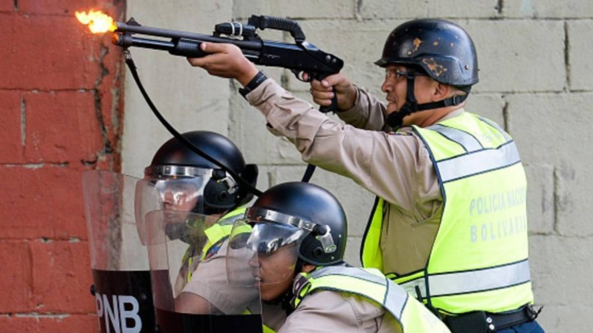 رغم الأزمة .. فنزويلا ترصد 25 مليون دولار للشرطة