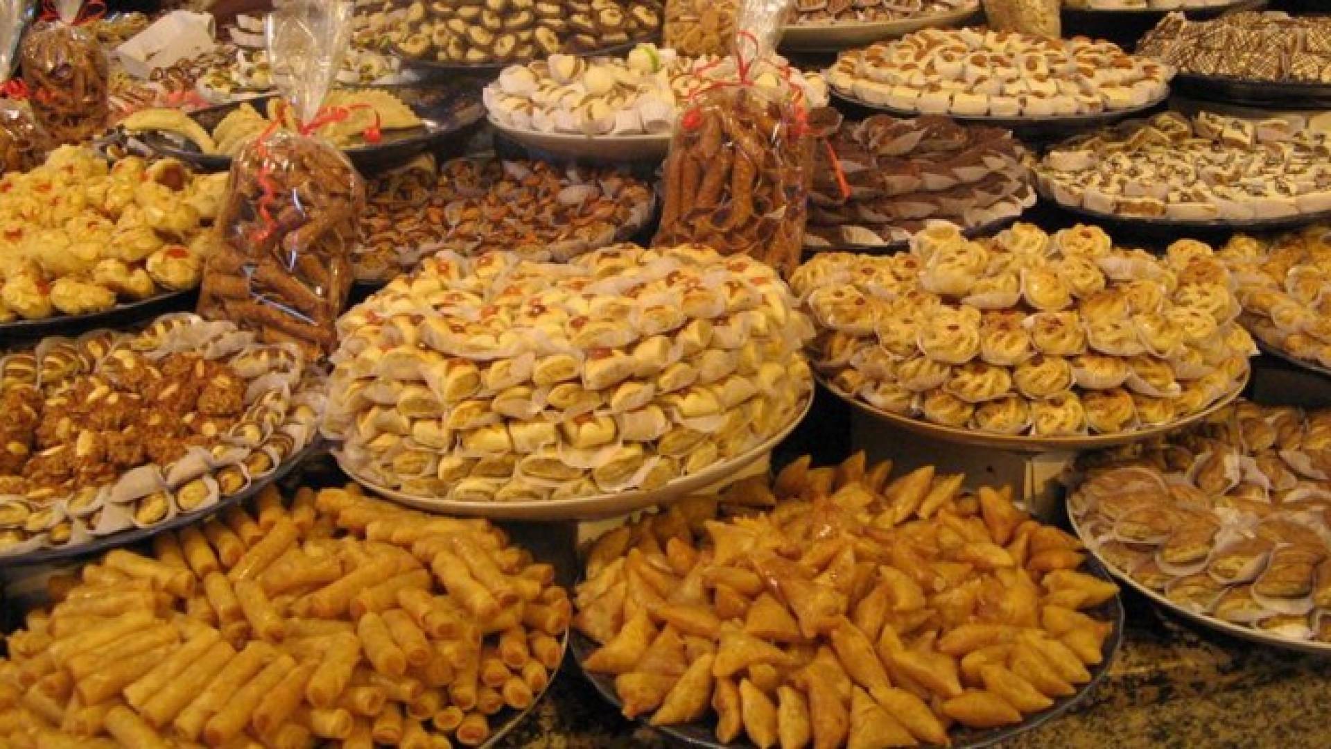 الصحة تحذر من الحلويات والأغذية الدسمة في العيد