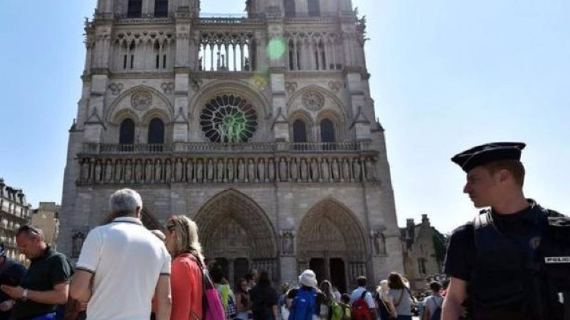 باريس تحبط هجوما عنيفا .. " بطلاته " 3 نساء