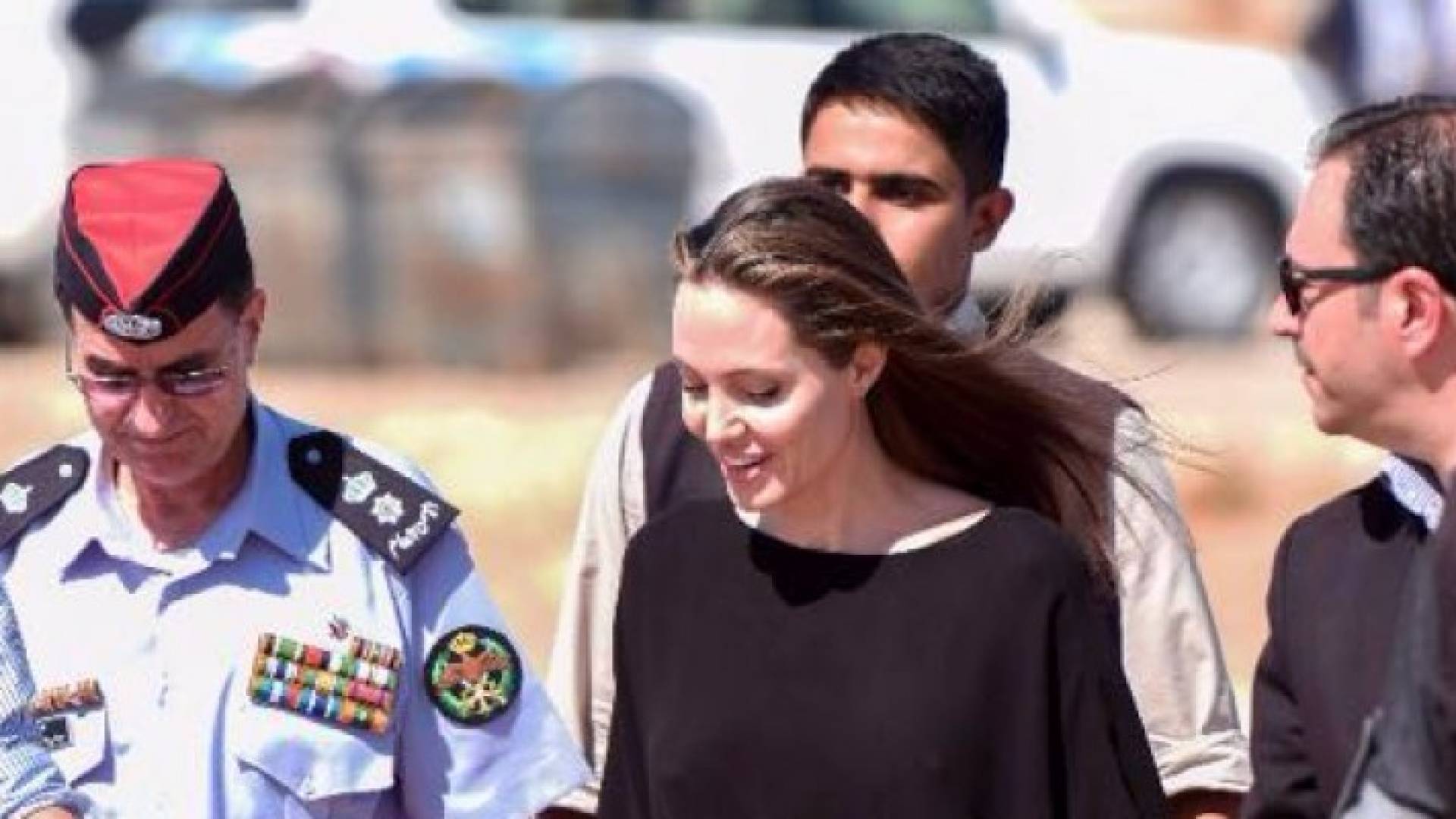 أنجلينا جولي تتمنى للشعب الأردني عيدا مباركا