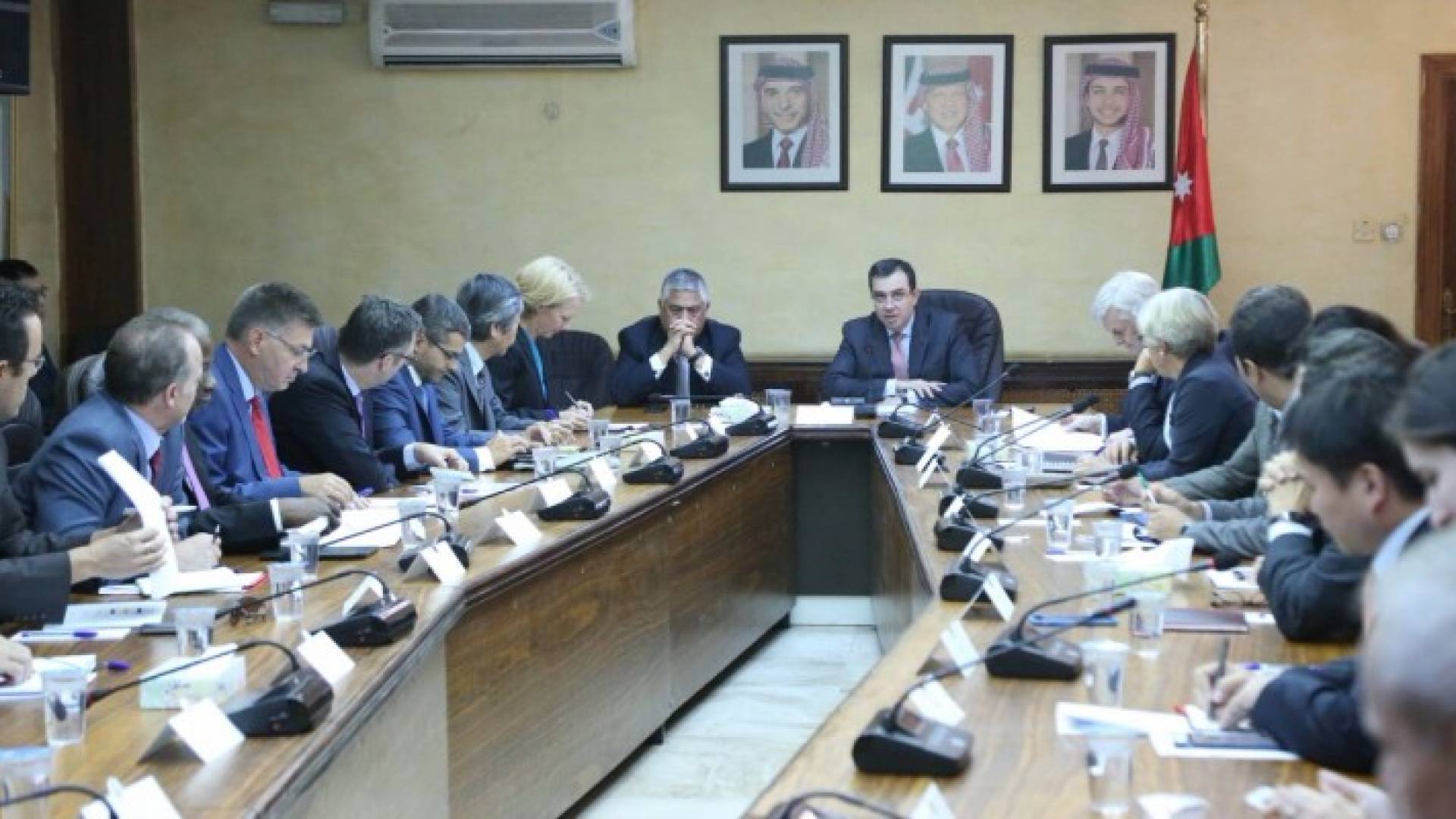 الفاخوري يؤكد ضرورة استمرار المجتمع الدولي في مساعدة الأردن