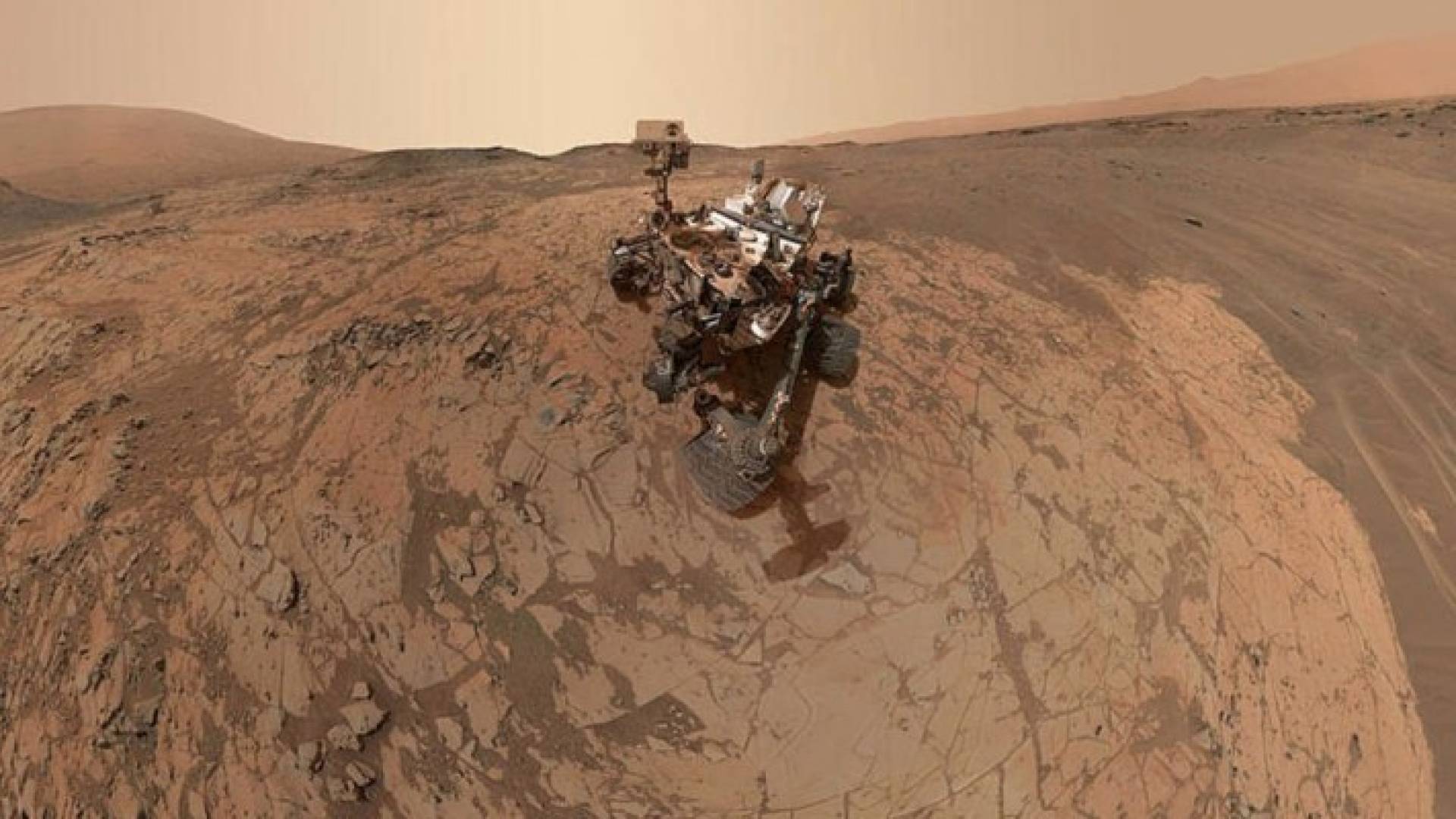 "ناسا" تنشر صورا جديدة ملونة للمريخ