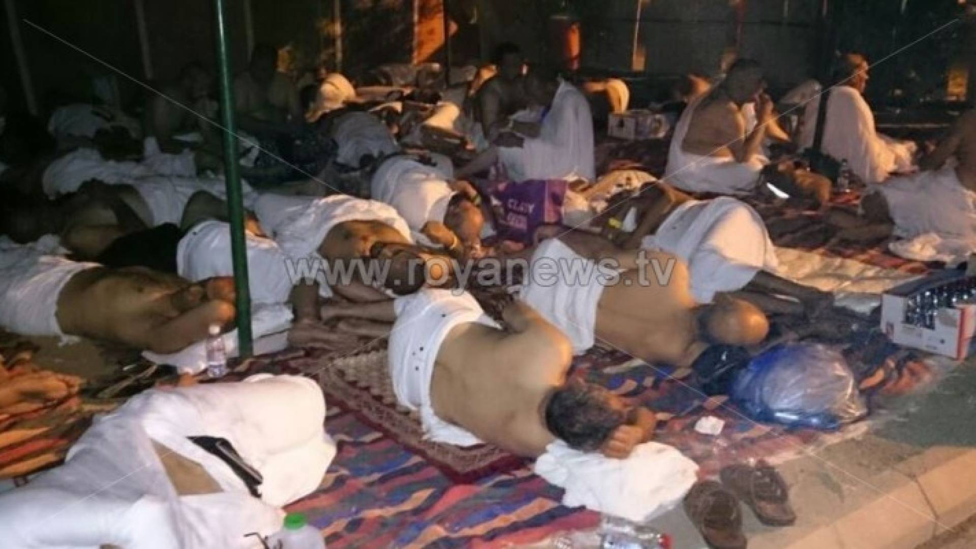 بالصور: الحجاج الاردنيين "الفرادى" بلا ماء ولا كهرباء على عرفات