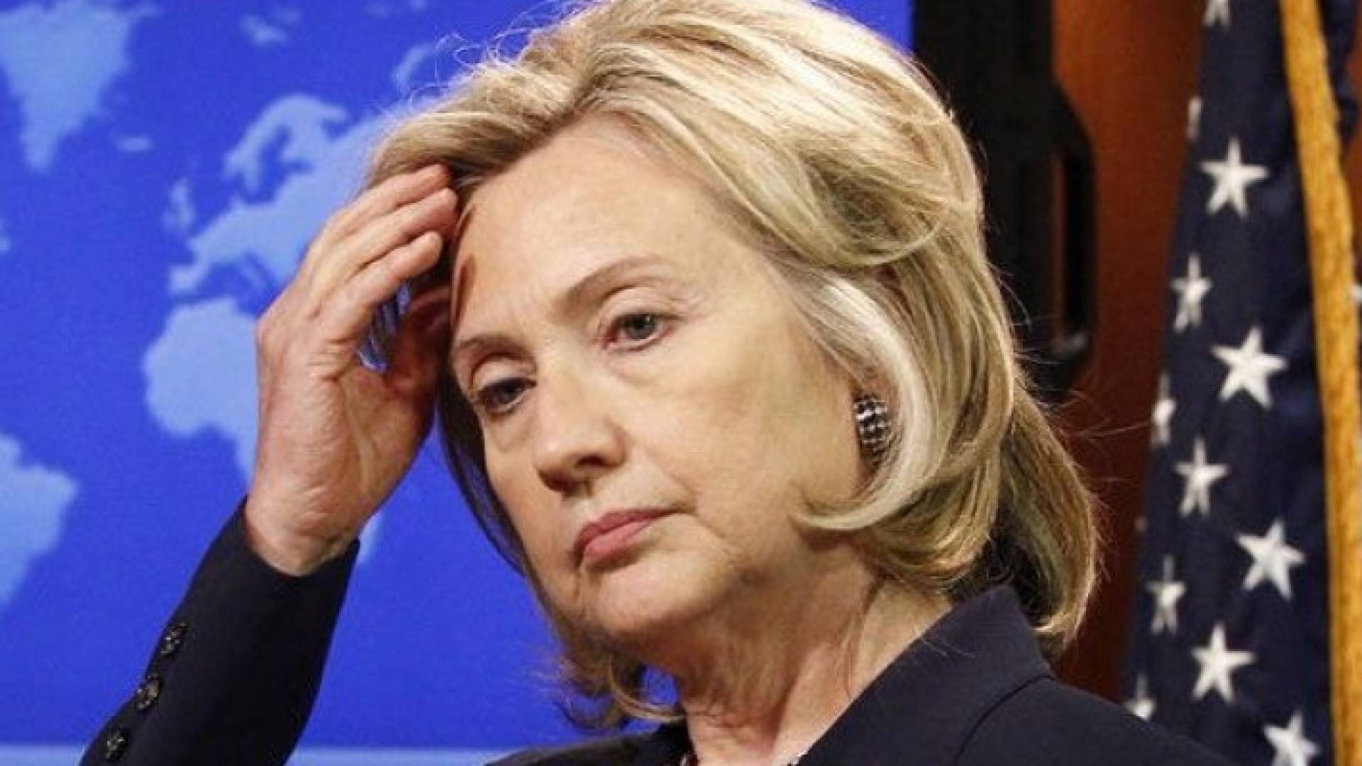 بالفيديو: كلينتون تصاب بالإعياء وتغادر مراسم ذكرى 11-9