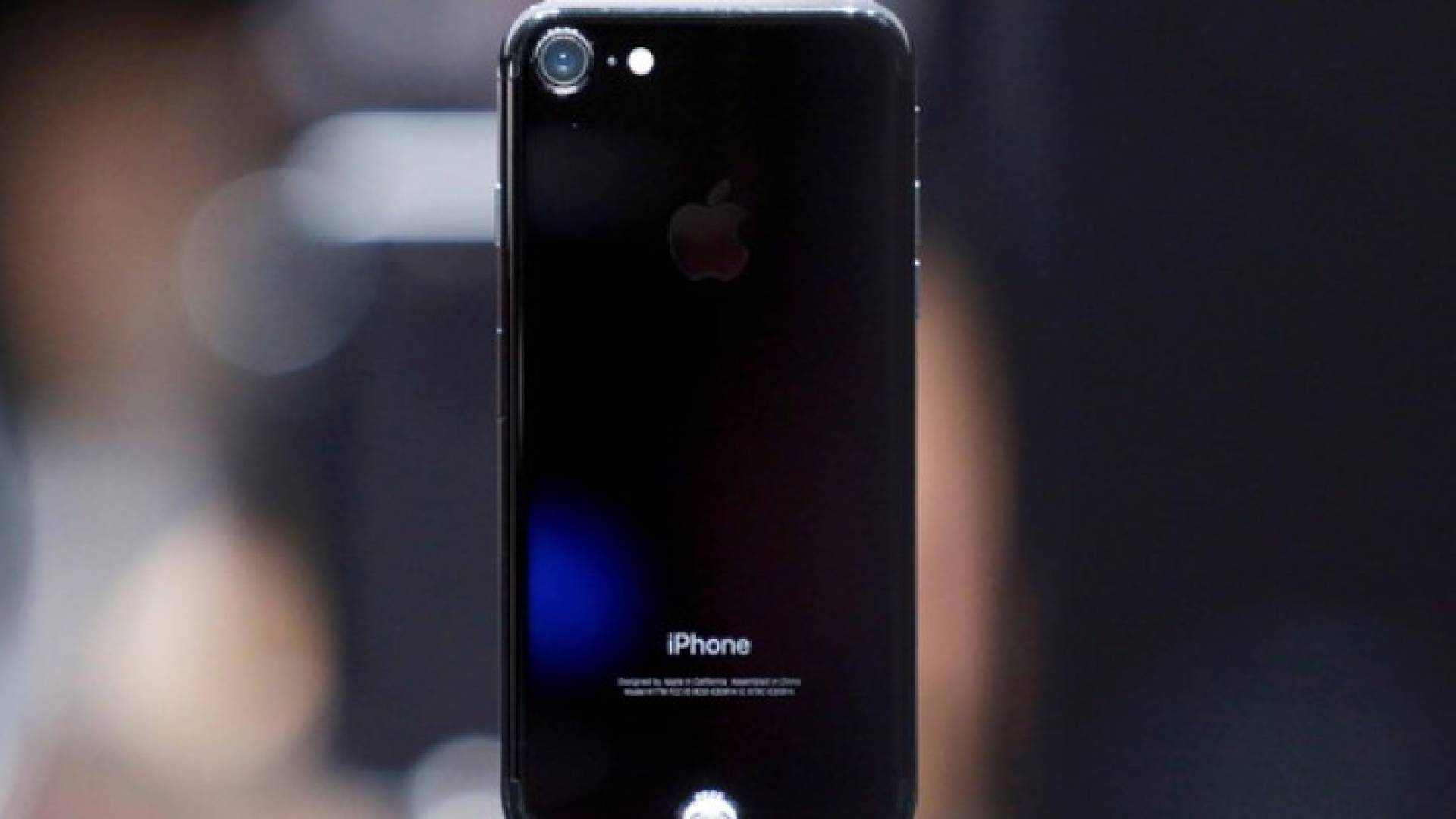 ماذا أخفت آبل عند إطلاقها هاتف iPhone 7