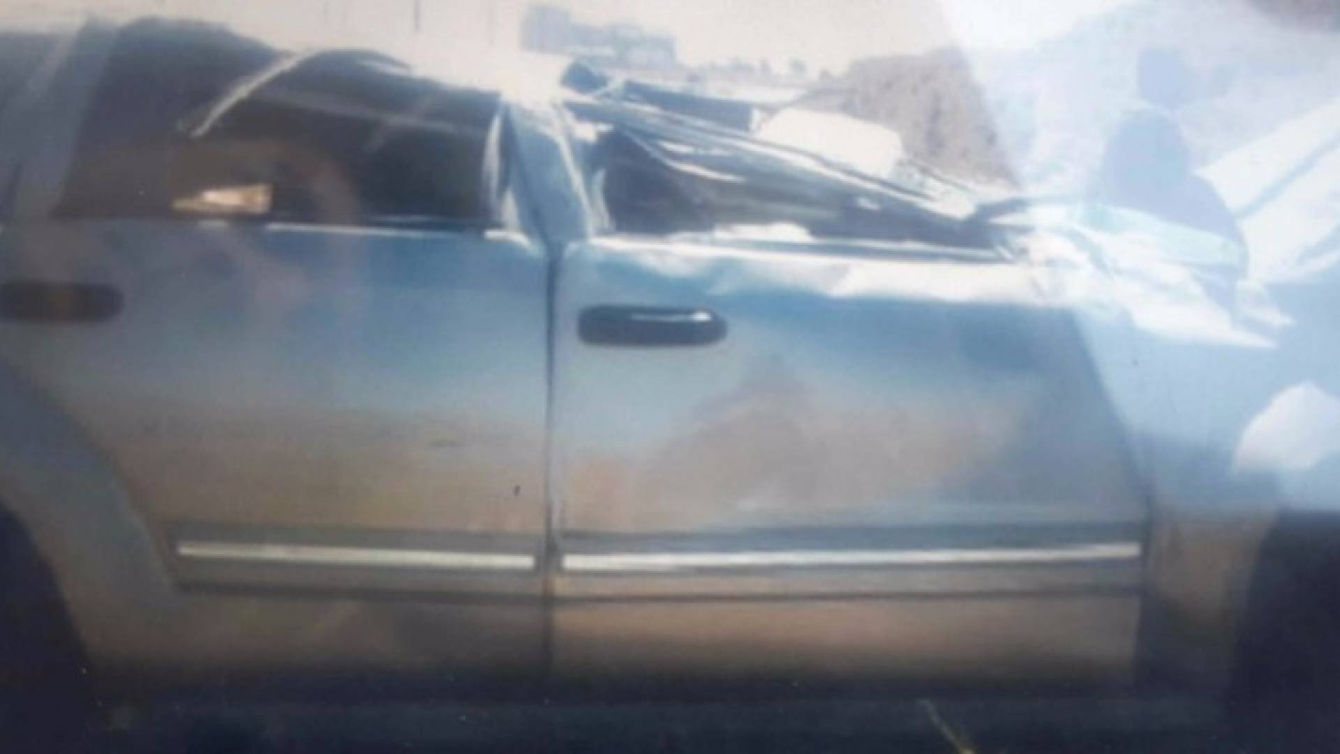 وفاة وإصابة بالغة في حادث تدهور على الطريق الصحراوي .. صور