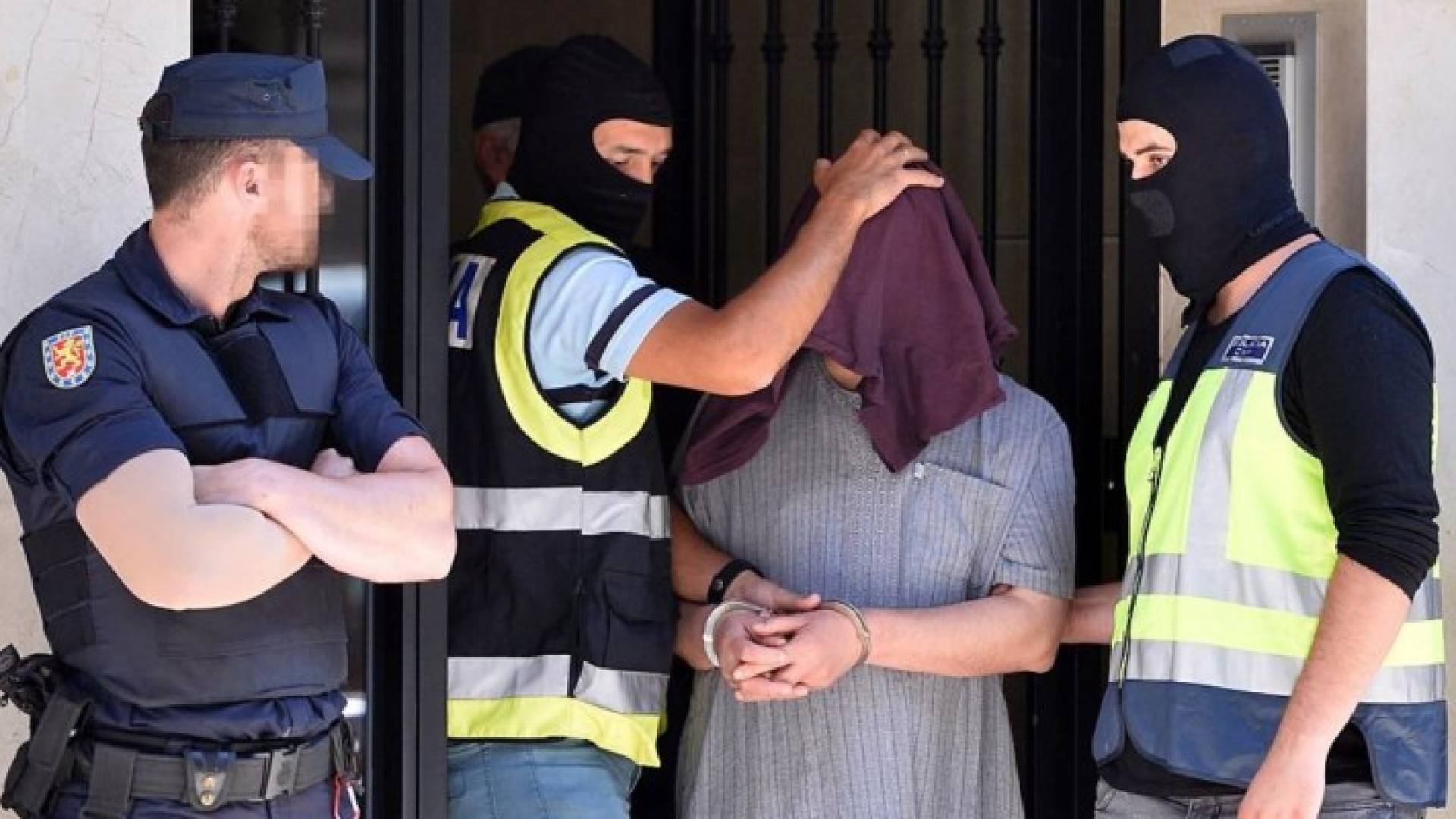 إسبانيا تعتقل مغربيا "ينشر التشدد"