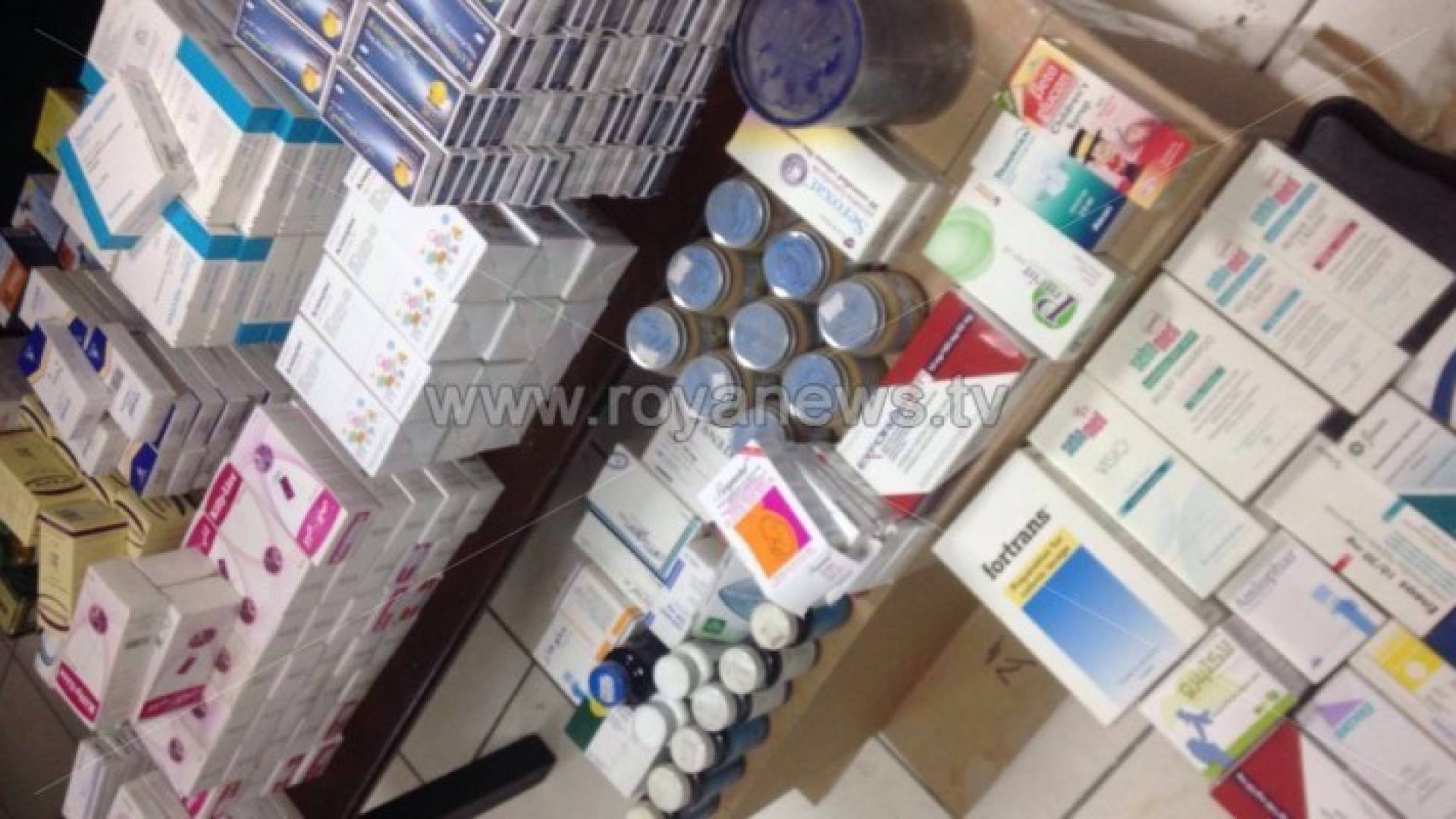 بالصور.. القبض على صيدلاني يبيع أدوية منتهيه بالزرقاء