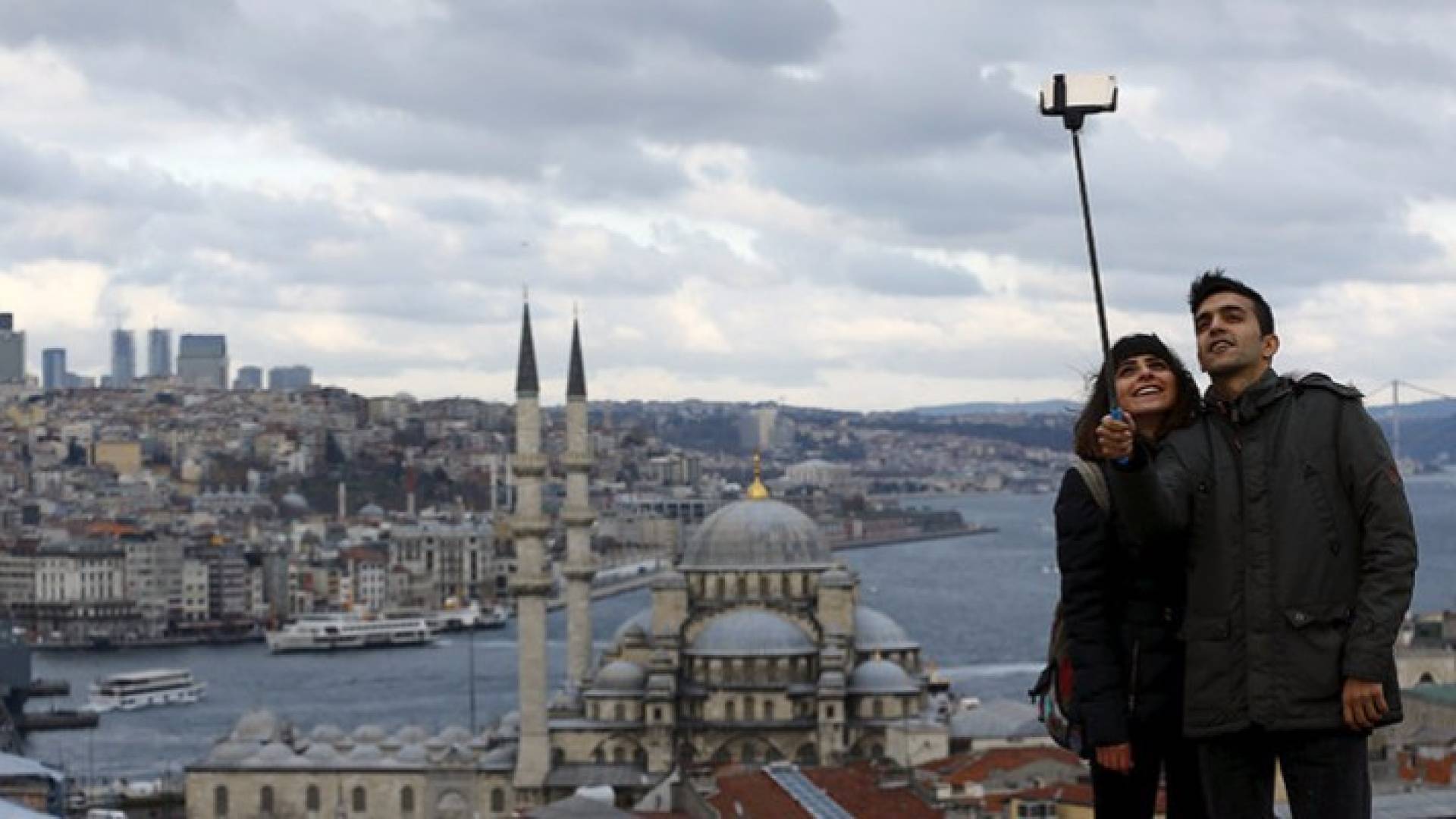 صور السيلفي تزيد الإحساس بالسعادة