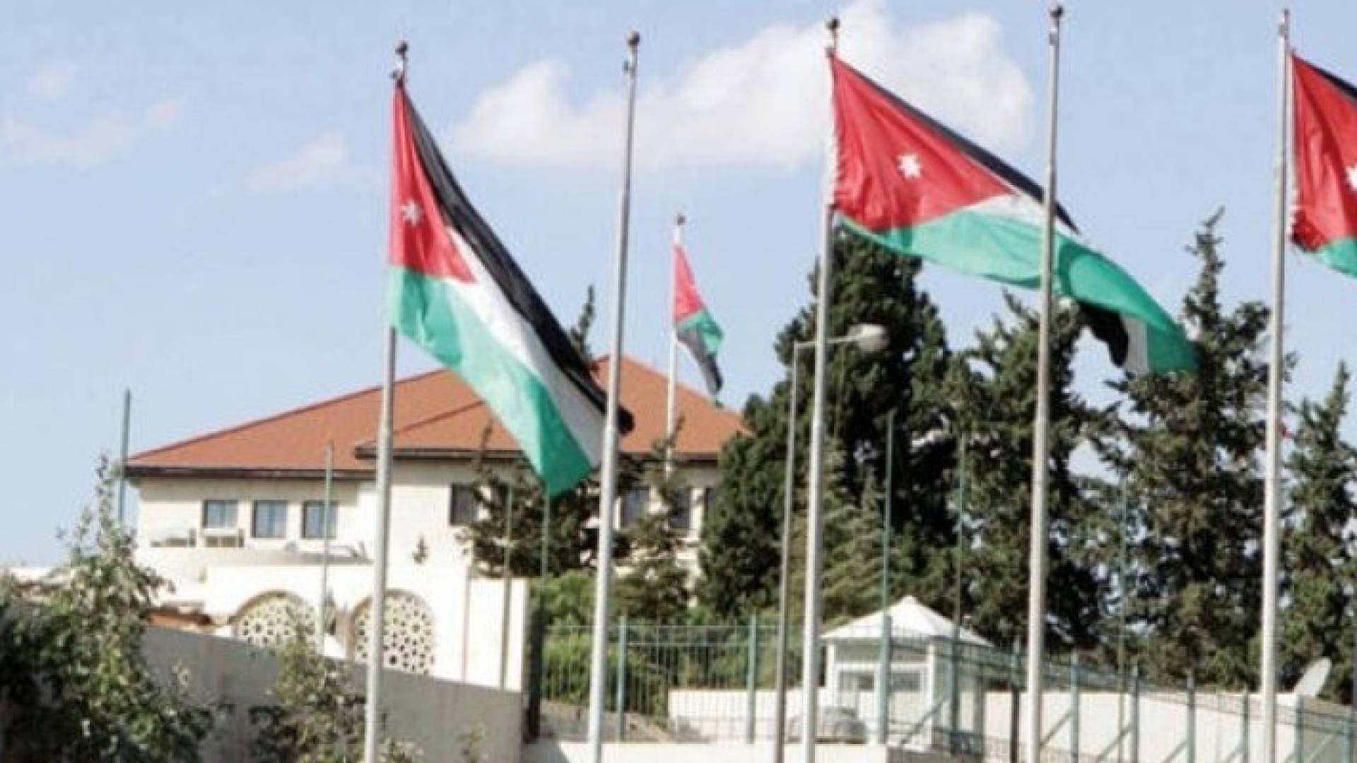 منع اجازات الموظفين الحكوميين يومي الاحد والاثنين المقبلين