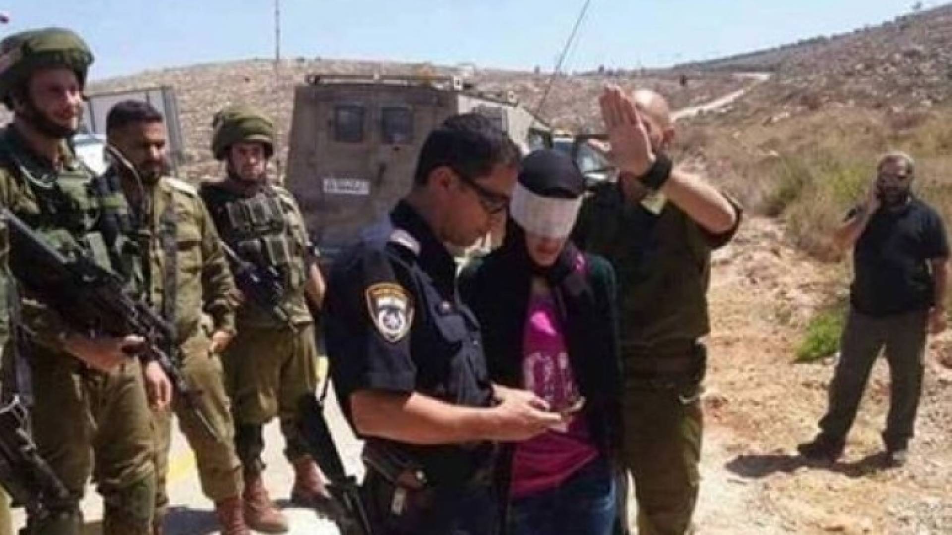 بالصور: اعتقال فلسطينية بذريعة حيازتها سكينا جنوب نابلس