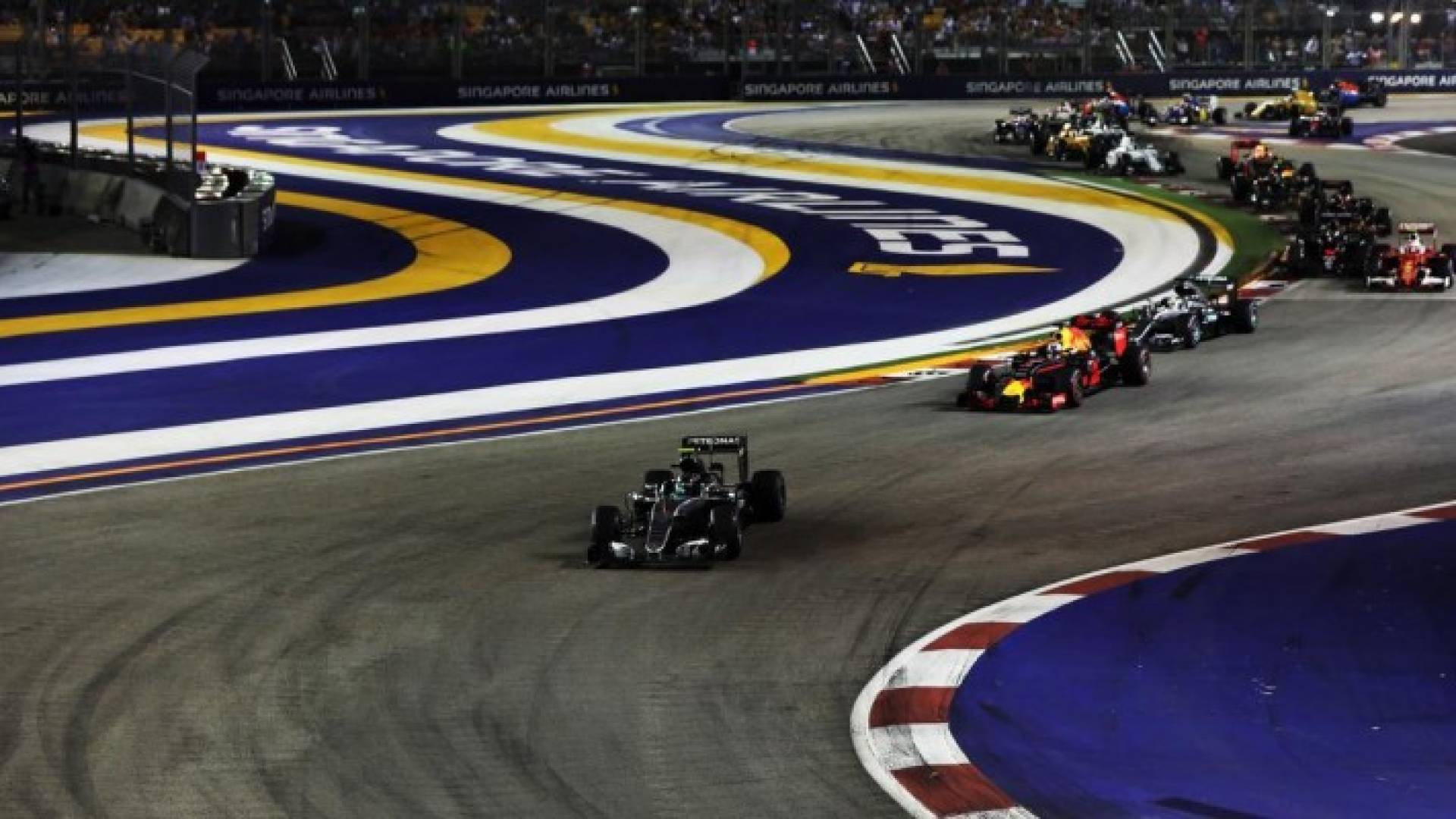 روزبرغ يظفر بسباق سنغافورة