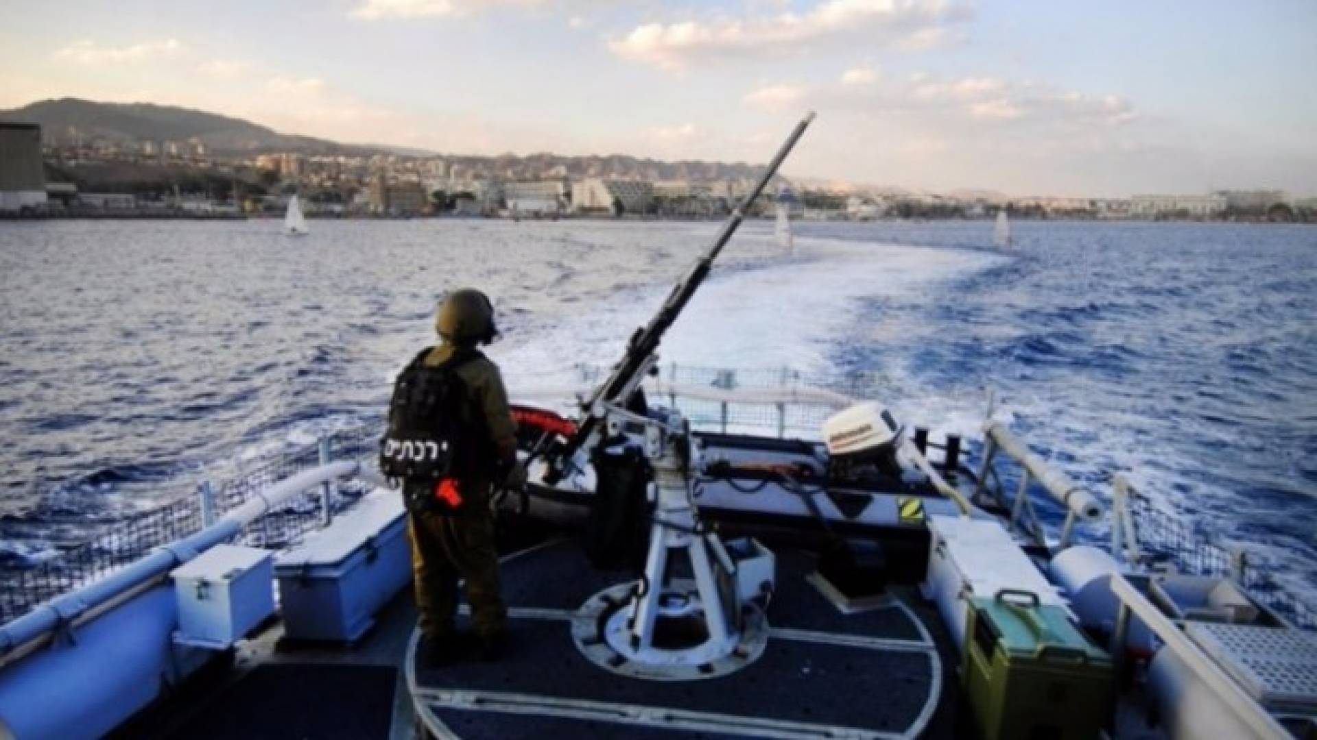 اصابة صياد فلسطيني برصاص الاحتلال قبالة شاطئ غزة