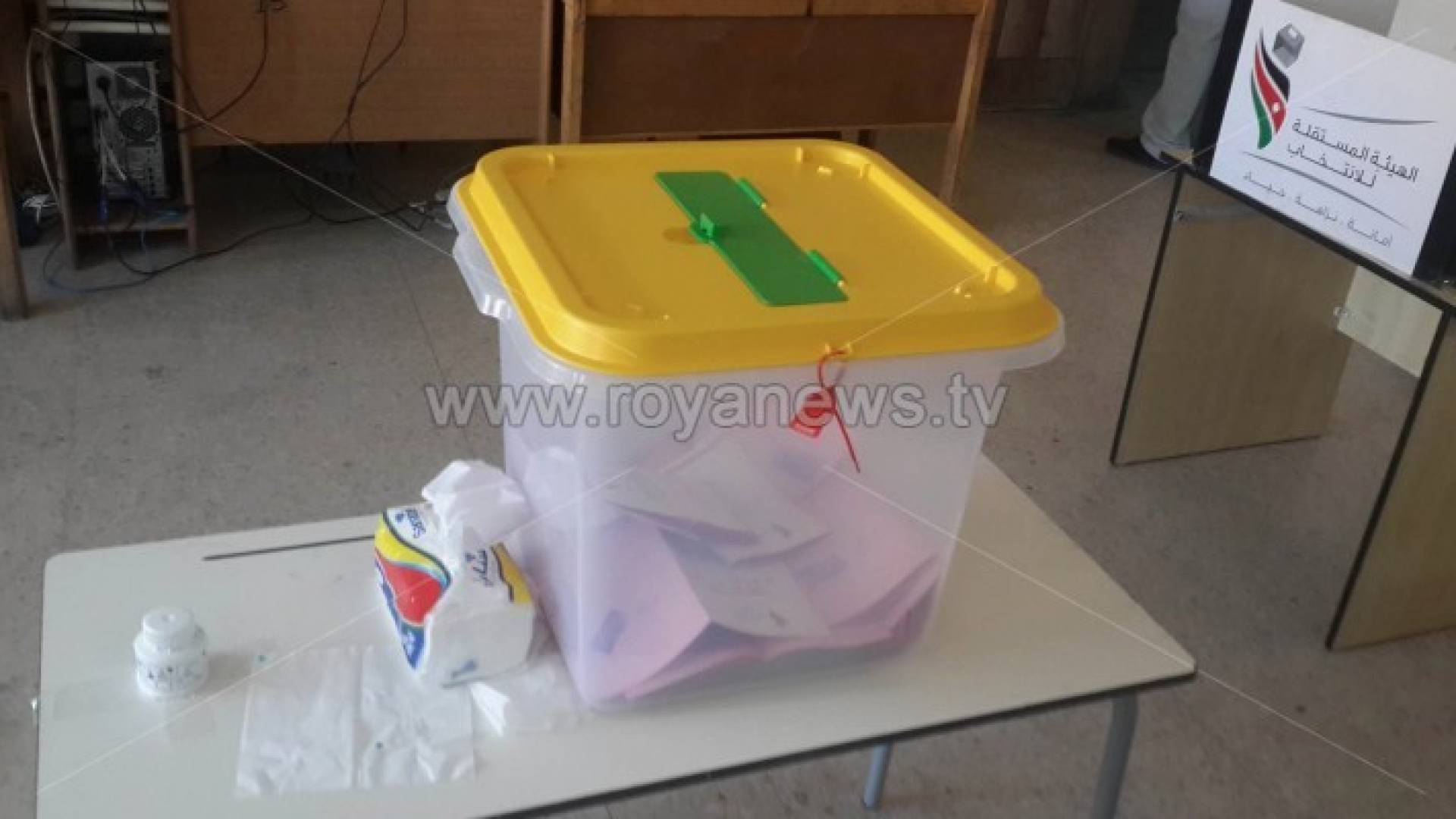 بالصور: الزرقاء تشهد اقبالا كثيفا على مراكز الاقتراع