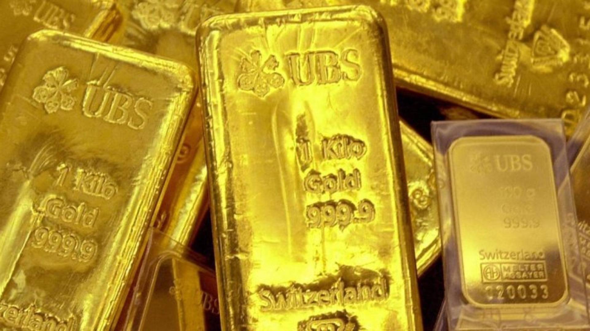 الذهب يرتفع مع استبعاد رفع الفائدة الأميركية