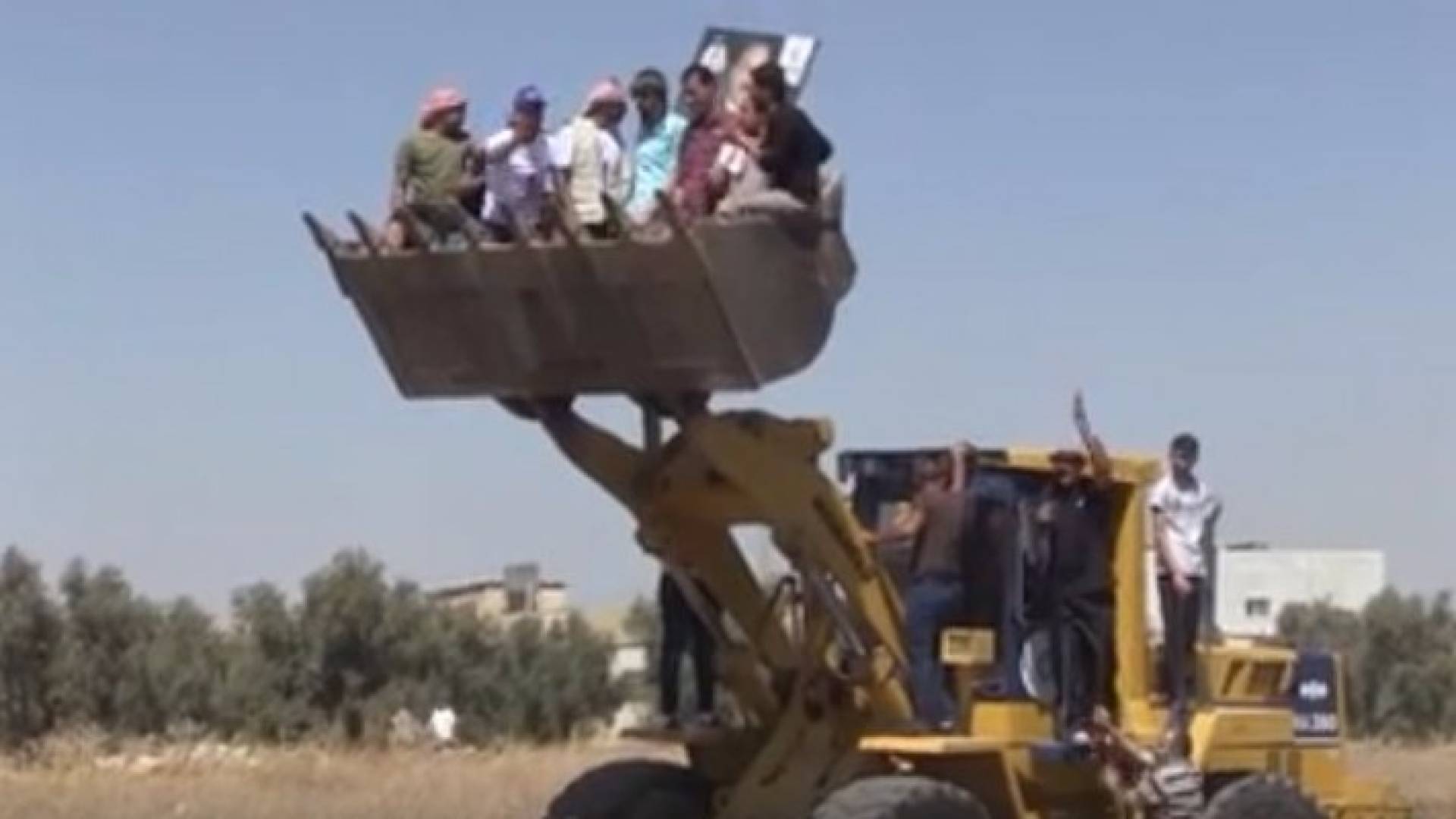 للجرافة ' مآرب أخرى ' مع المرشحين في إربد .. فيديو