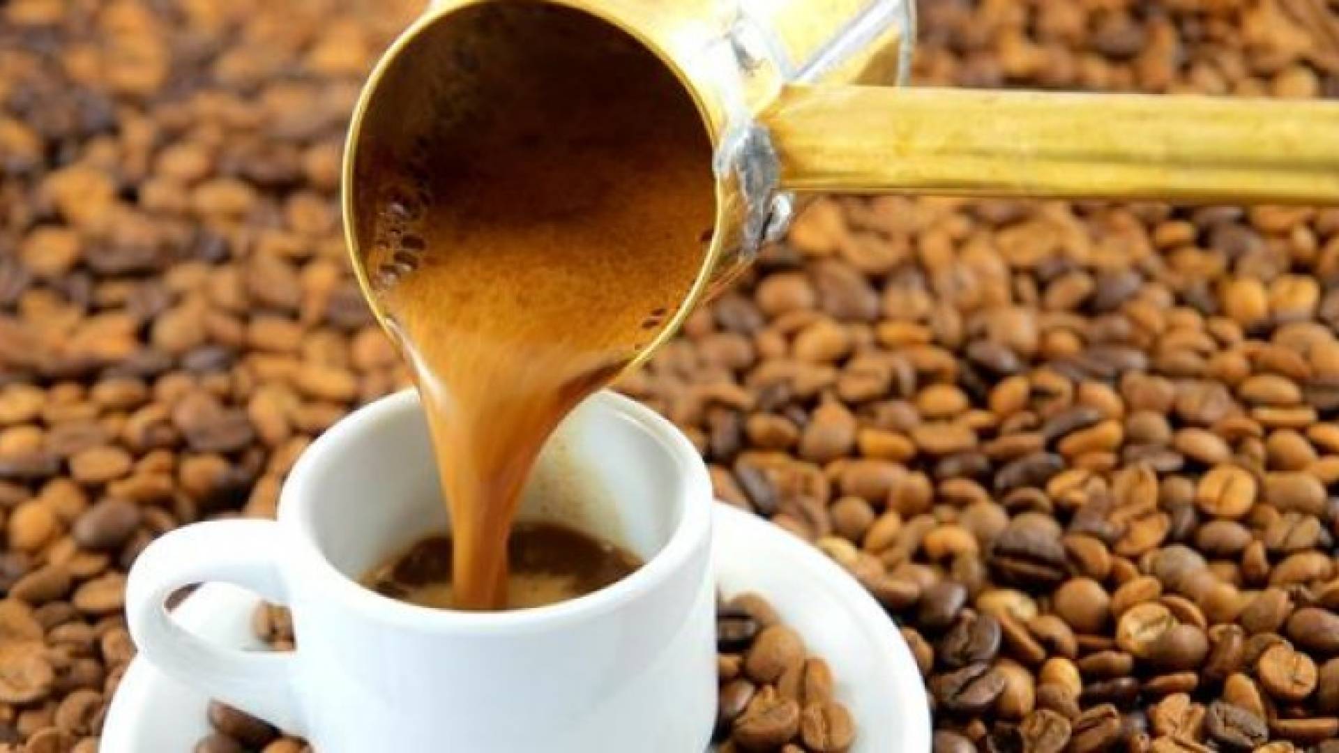 لا توجد دراسة علمية تحذرك من تناول القهوة