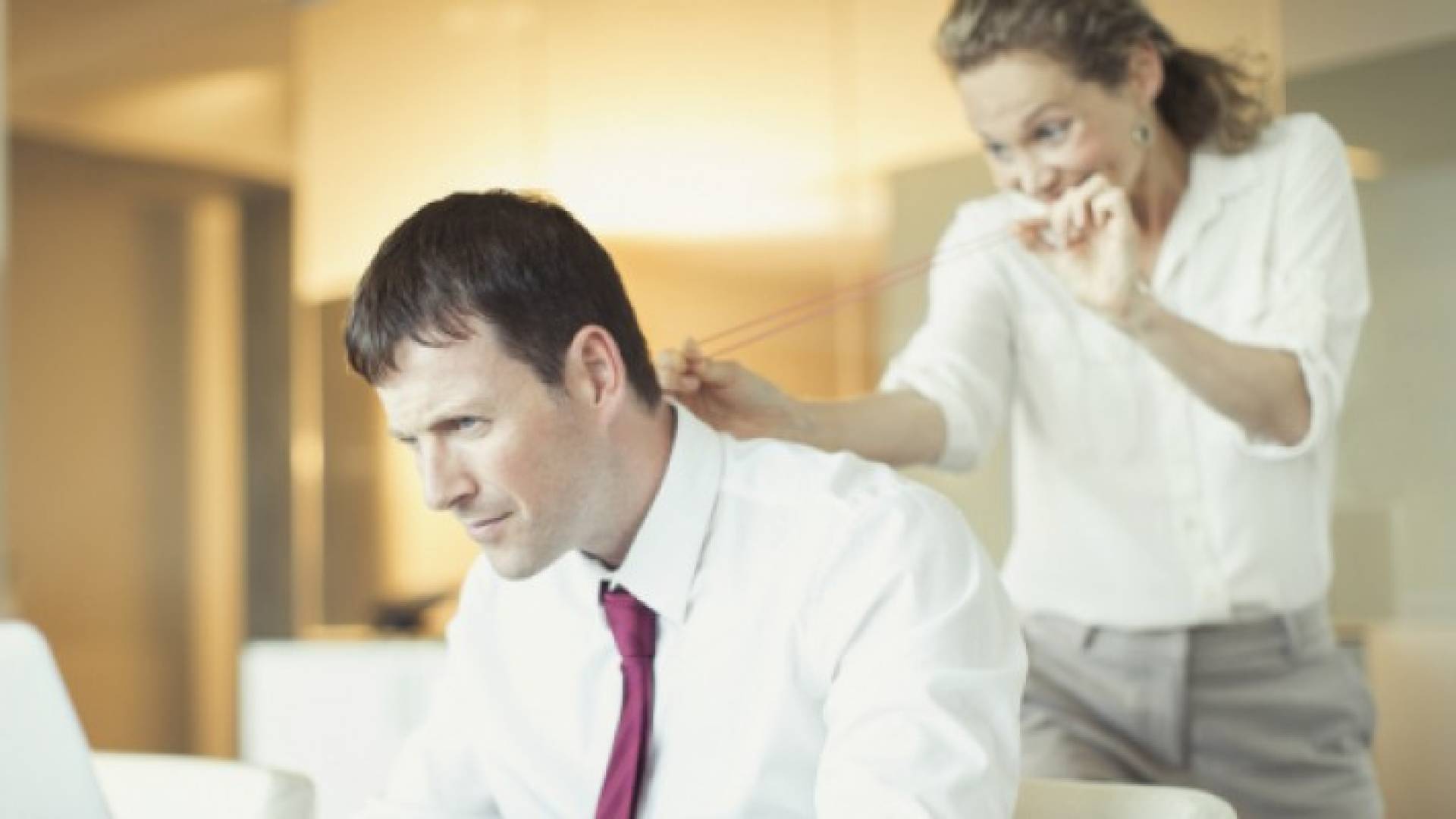 3 أسباب وراء ارتكابنا الحماقات