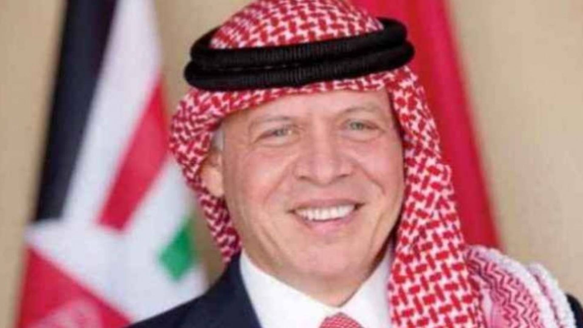 الملك يهنئ خادم الحرمين الشريفين بالعيد الوطني