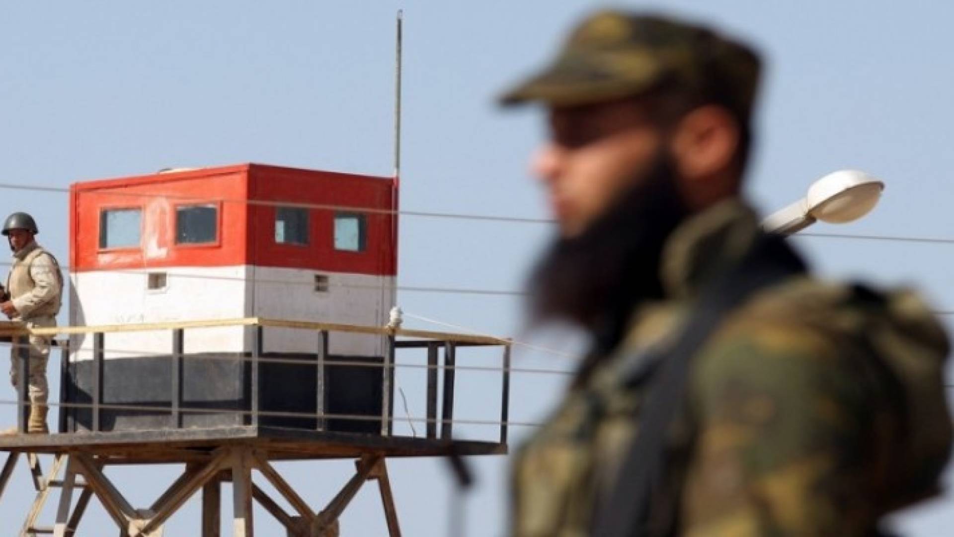 إصابة شرطي فلسطيني جراء سقوط قذيفة برفح أطلقت من الأراضي المصرية