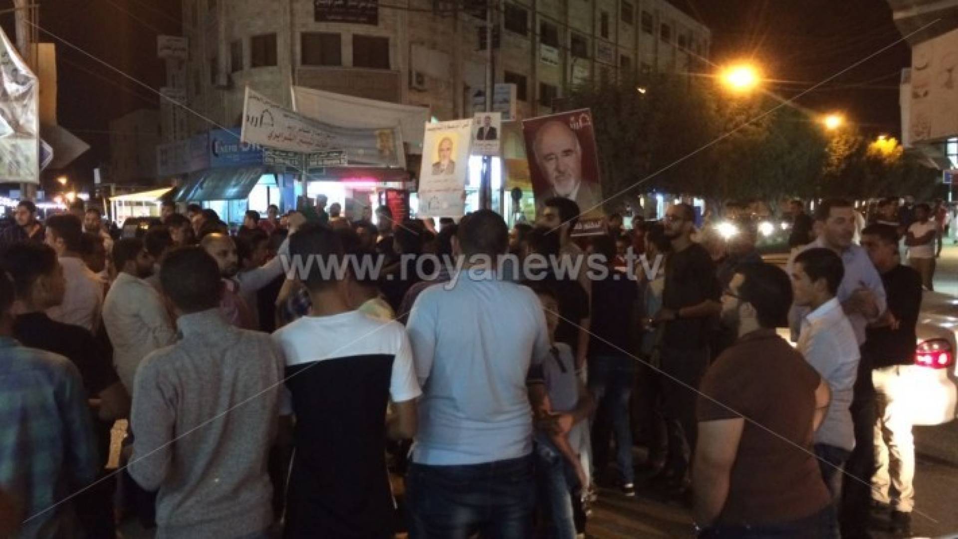 اغلاق طريق واحتجاجات على نتائج الانتخابات في اربد .. صور