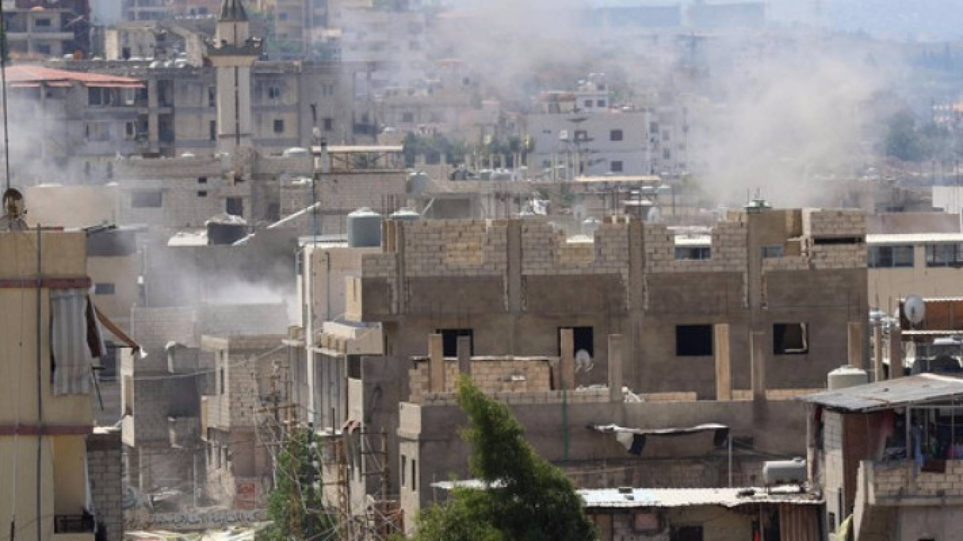 لبنان.. إطلاق نار كثيف وانتشار مسلح في مخيم عين الحلوة