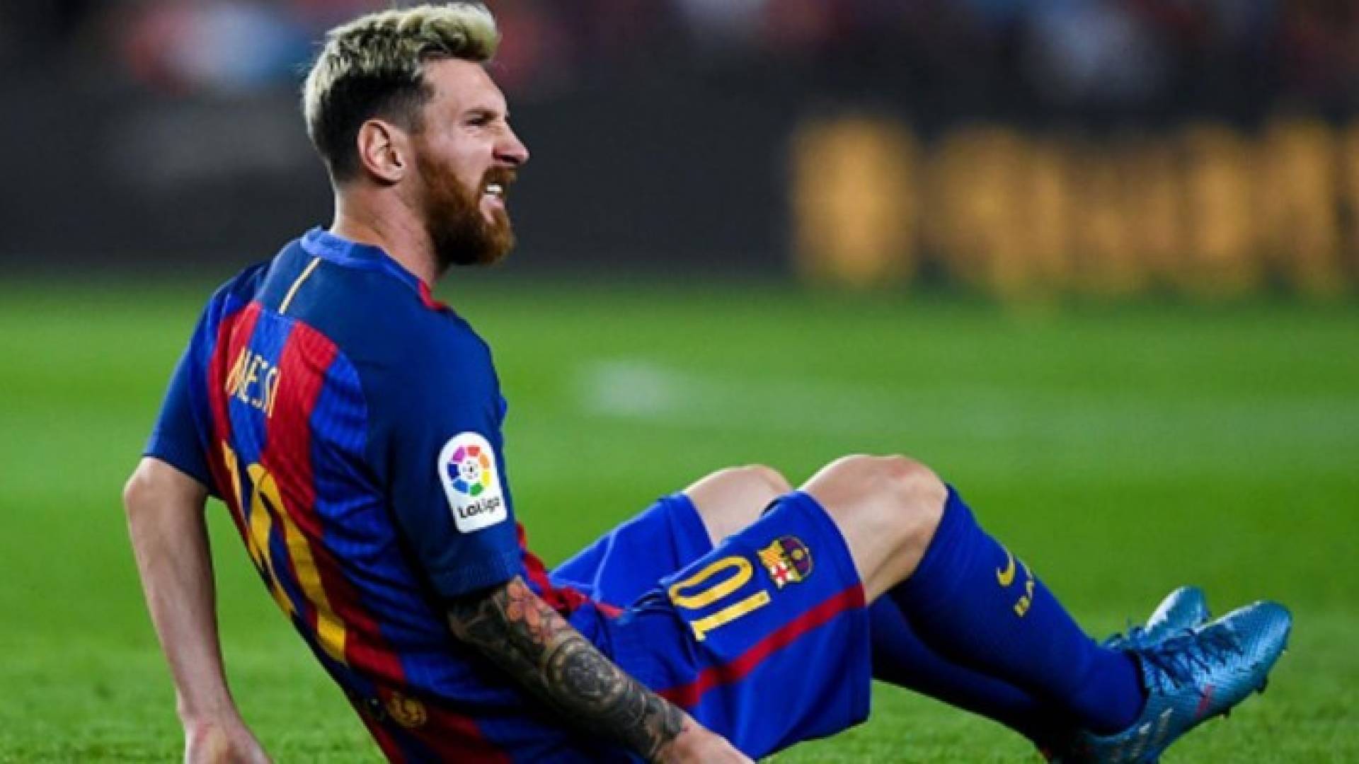 الإصابة تبعد ميسي مجددا عن برشلونة والأرجنتين