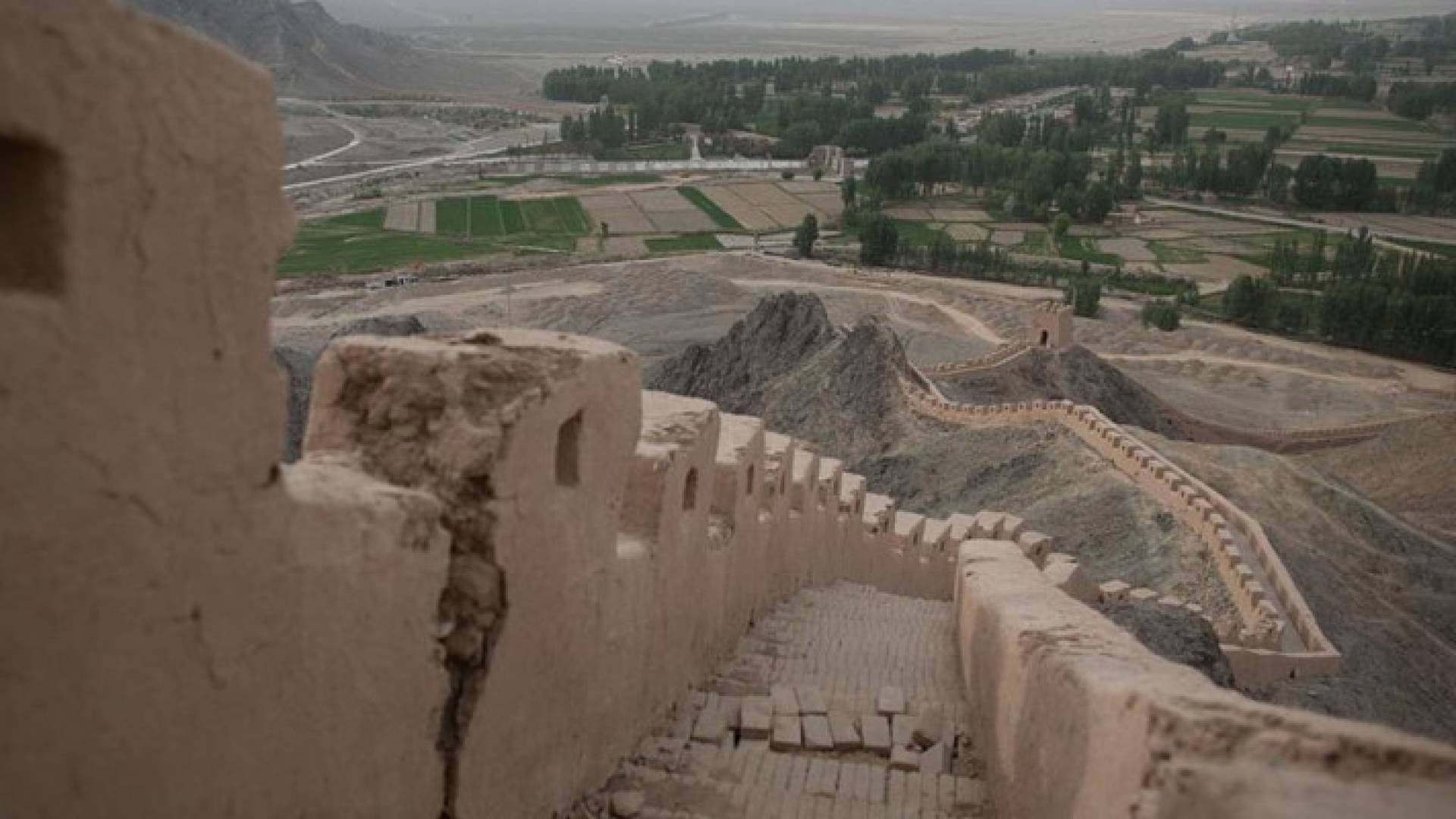 تشويه سور الصين العظيم