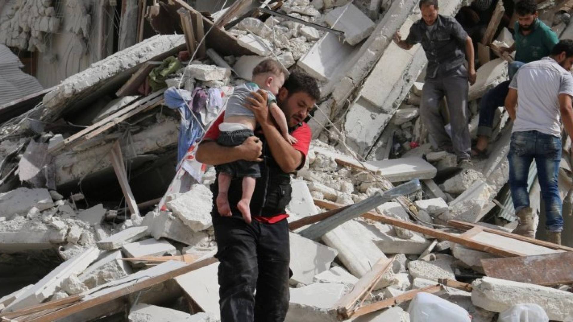 سوريا: قتلى بغارات على شرقي حلب
