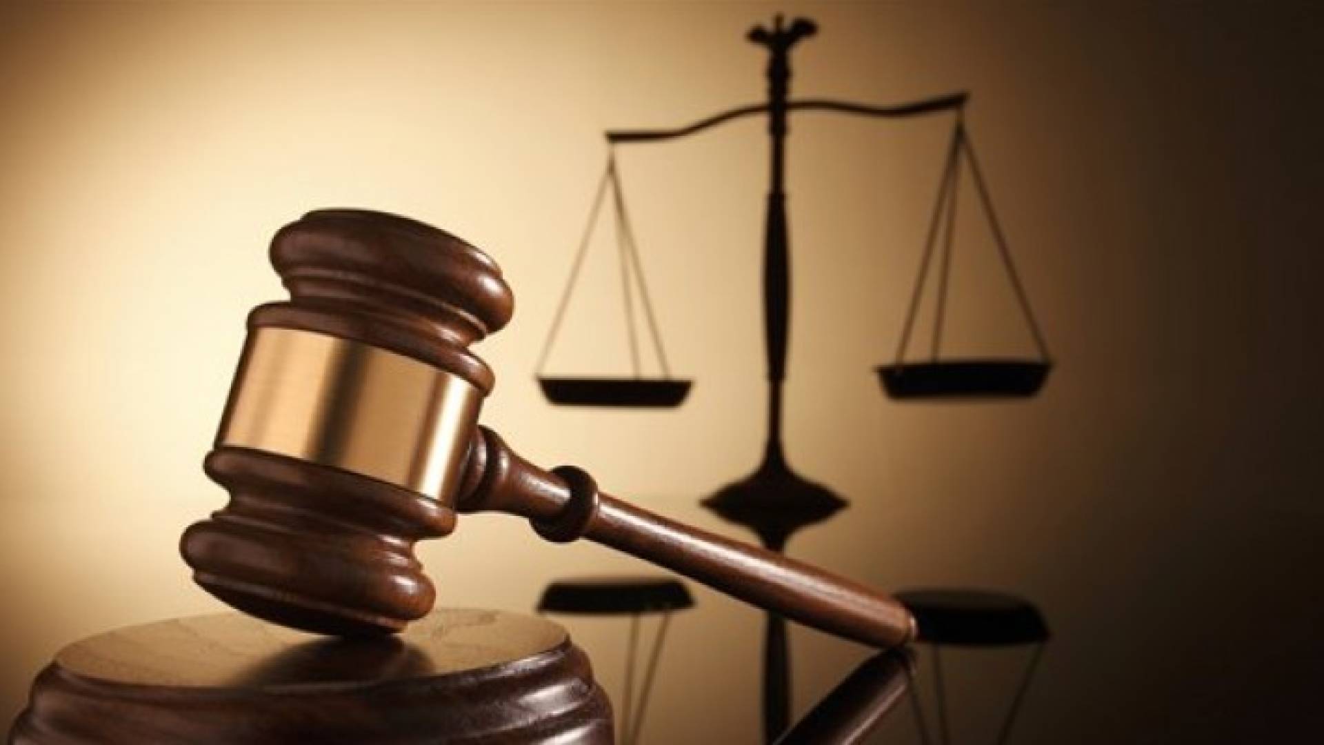 جريمة قتل فتاة على يد شقيقها أمام القضاء .. تفاصيل