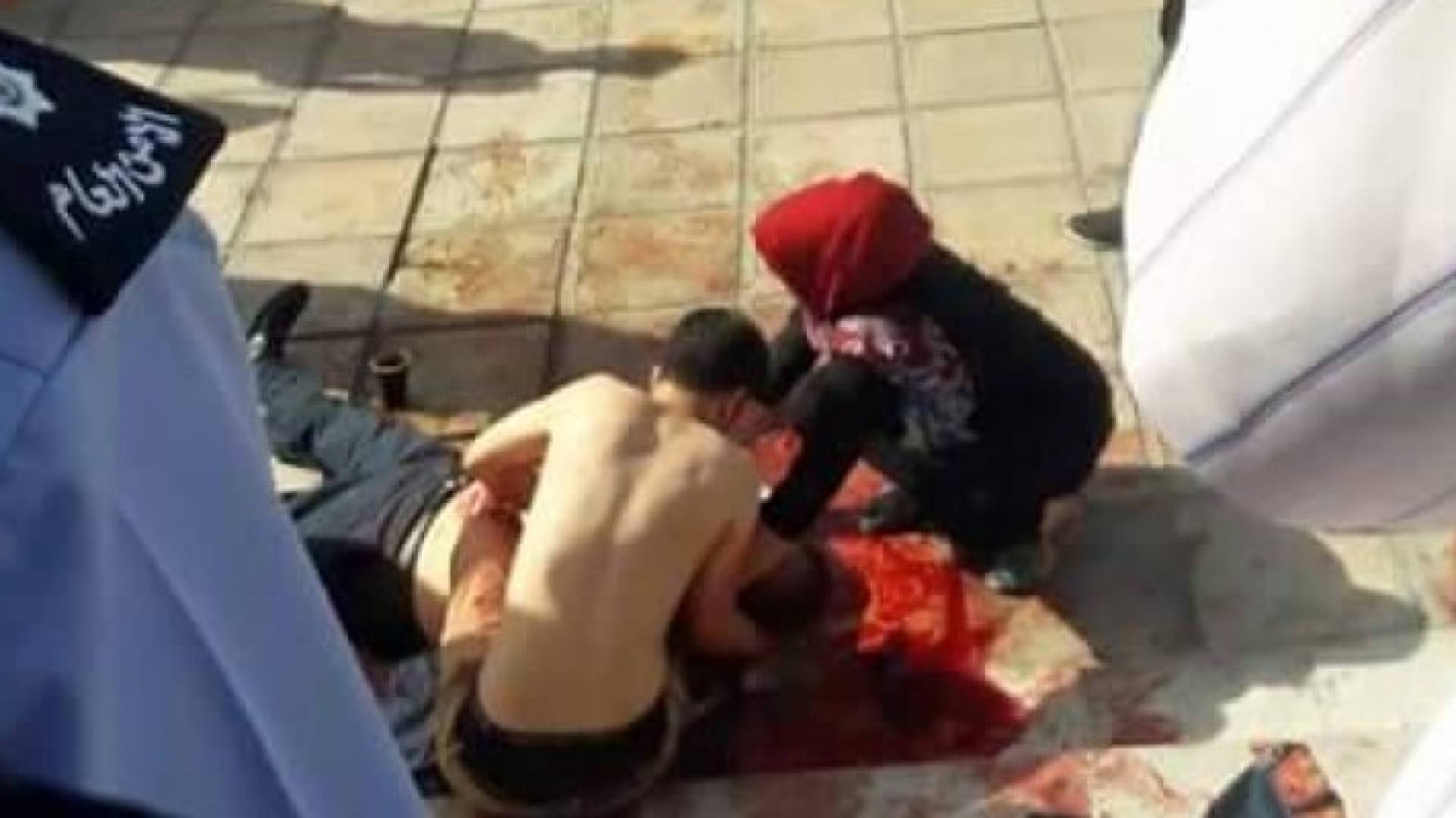 سيدة محجبة أول من حاولوا إنقاذ ناهض حتر