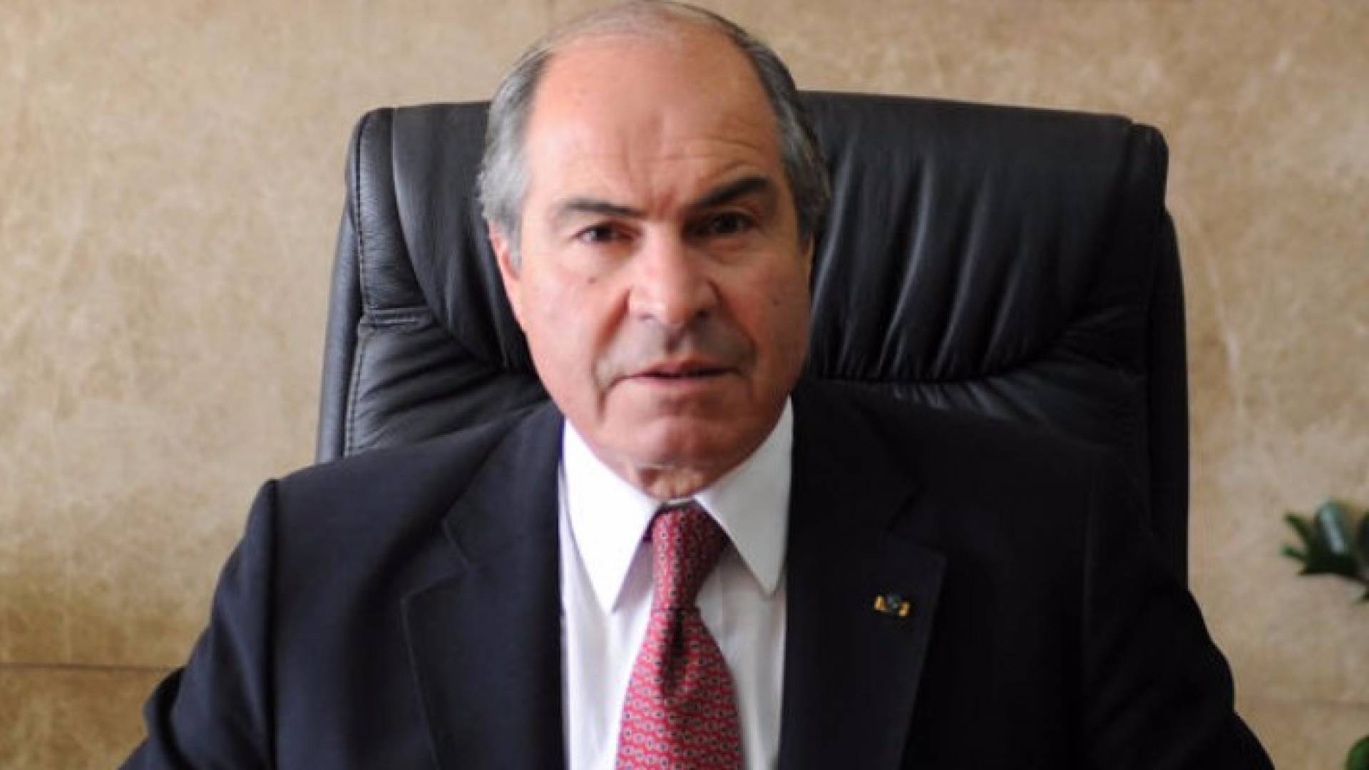 الملك يكلف الملقي بتشكيل حكومة جديدة