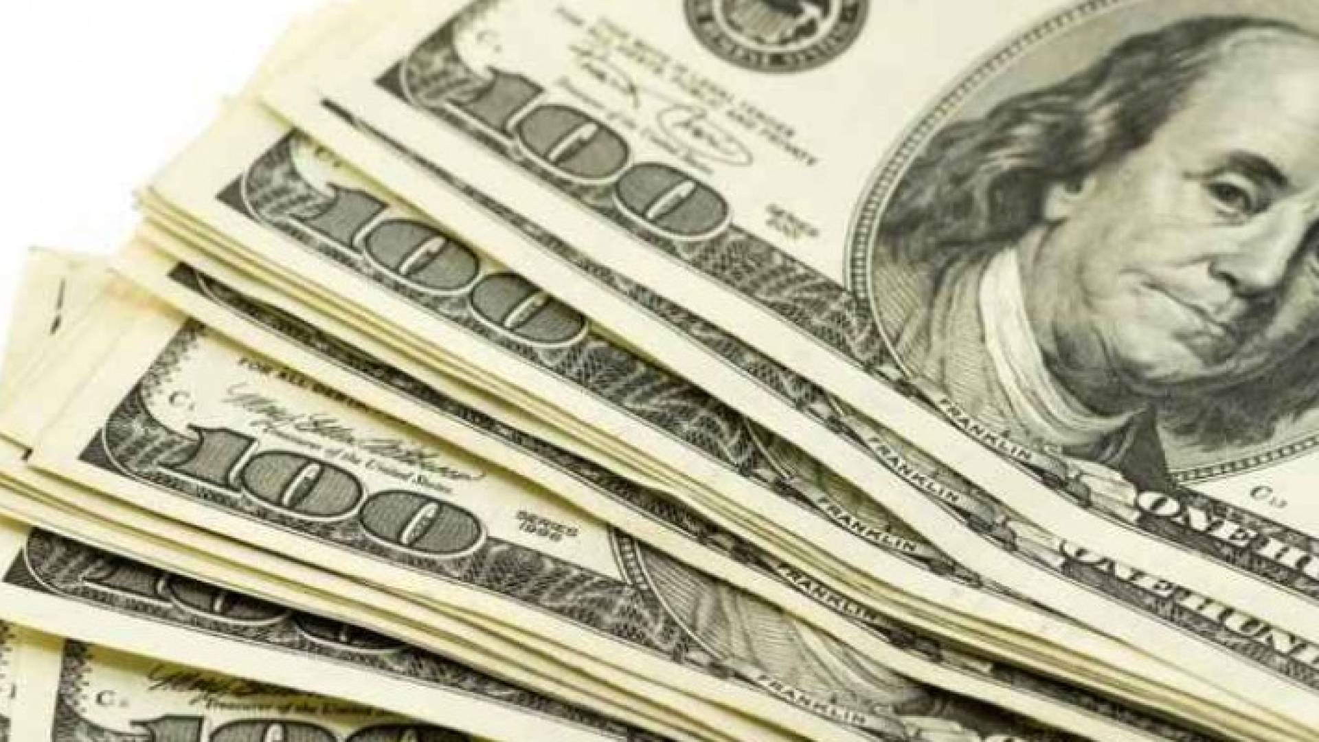 انخفاض الدولار الأمريكي إلى أدنى مستويات