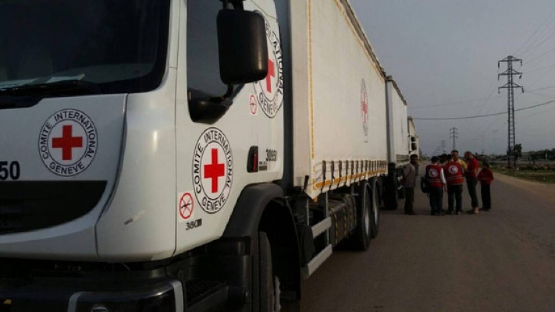 قافلة مساعدات تصل إلى أربع بلدات سورية لأول مرة منذ خمسة أشهر