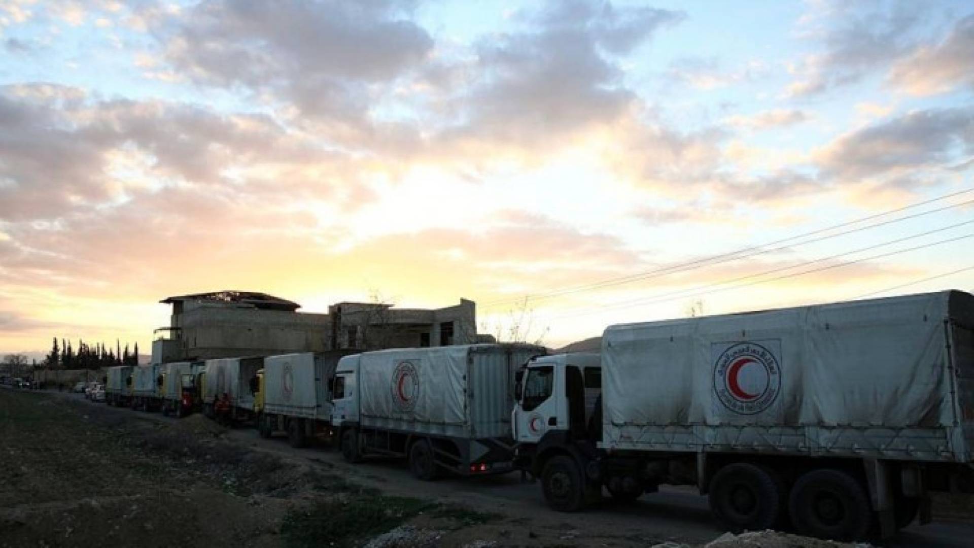 قافلة مساعدات من الهلال الأحمر